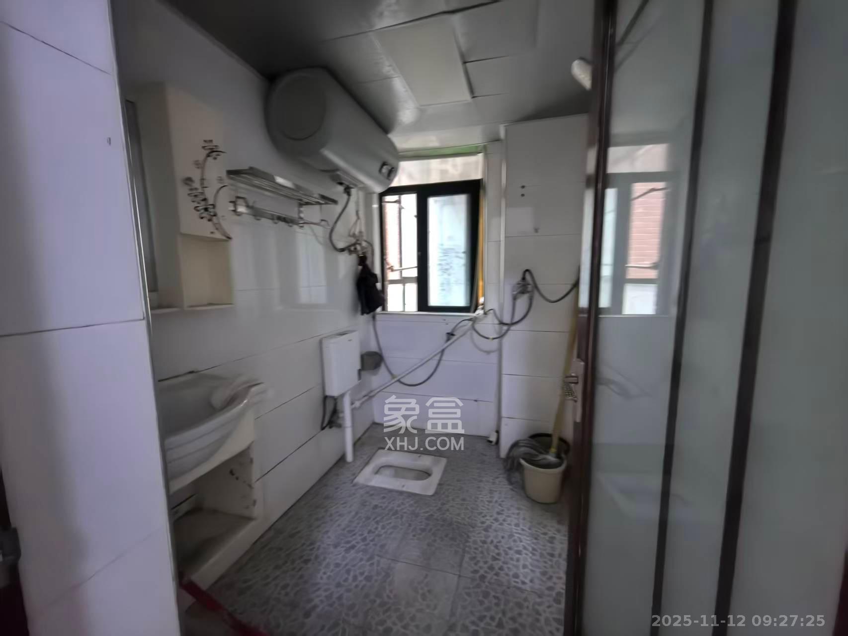 鑫远湘府华城  1室2厅1卫    1800.0元/月室内图