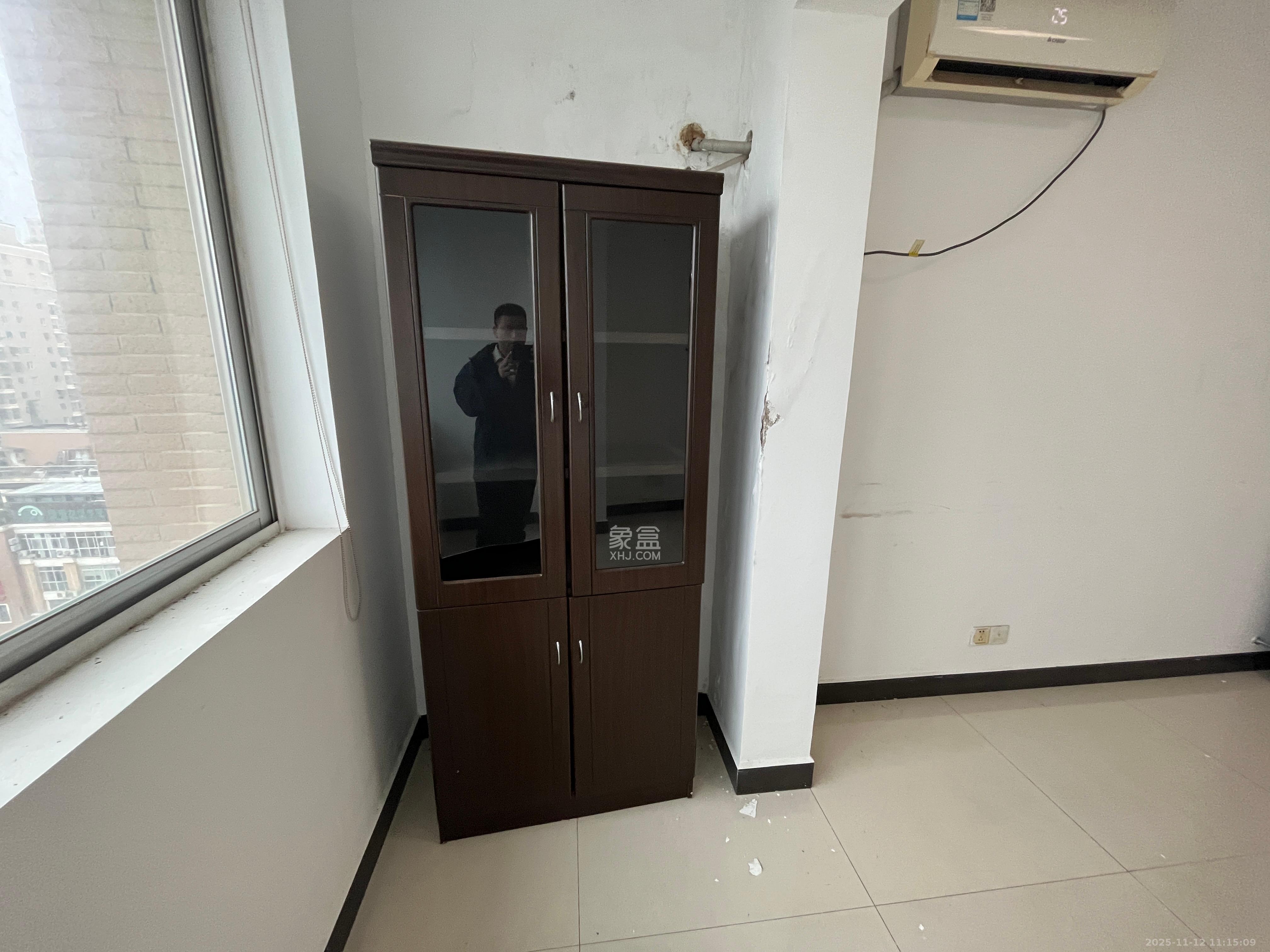 上河国际F座  3室2厅2卫    3200.0元/月室内图