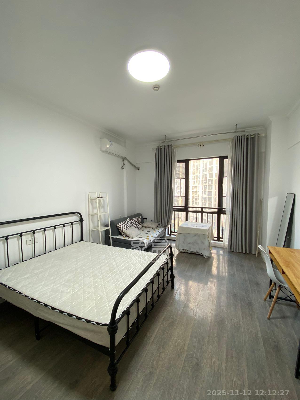 梅溪鑫苑名家  1室1厅1卫    1300.0元/月室内图