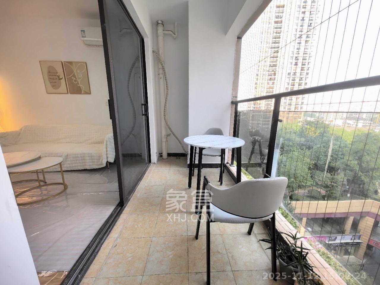 达美D6区  2室1厅1卫    2500.0元/月室内图