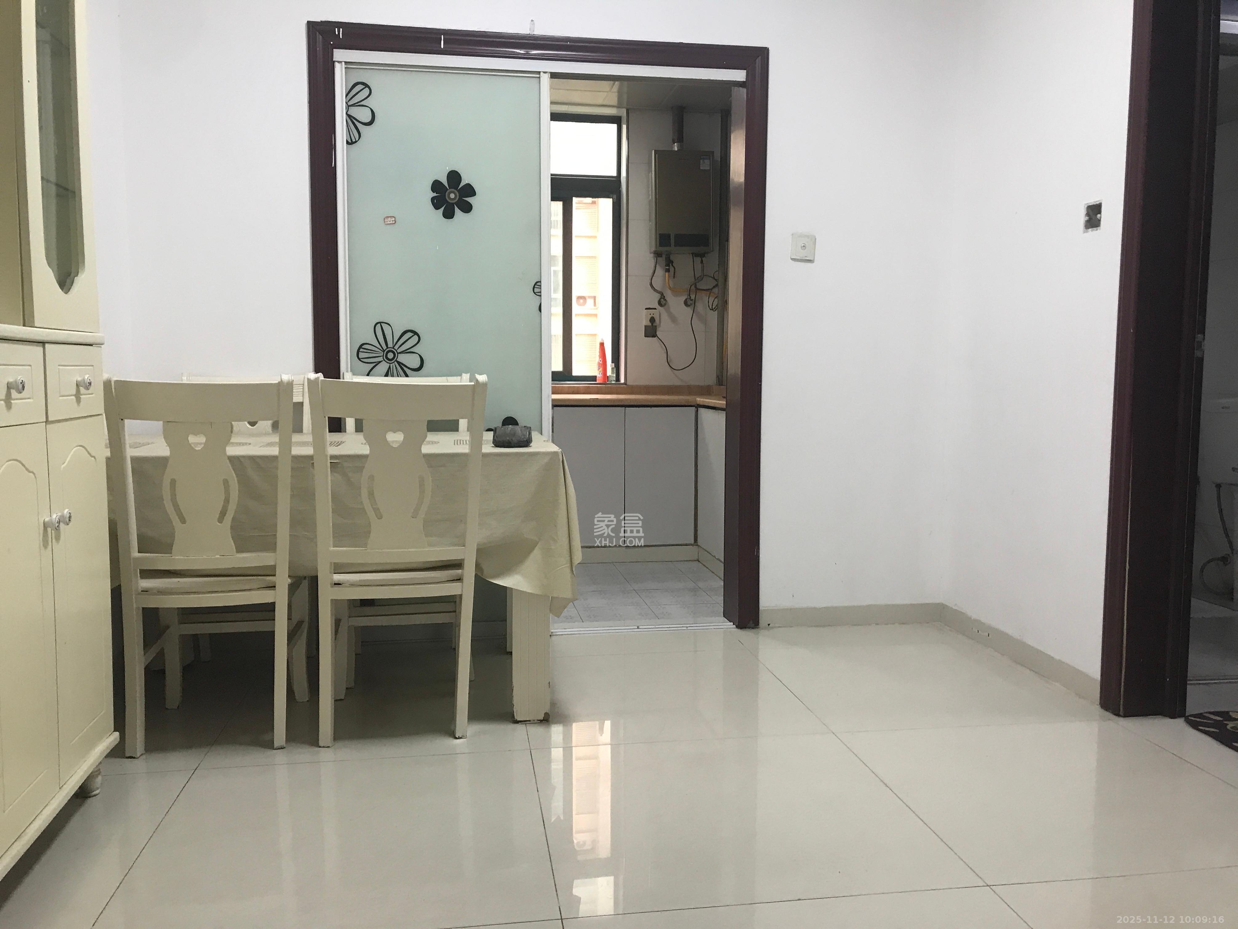 财富名园  2室1厅1卫    2300.0元/月室内图