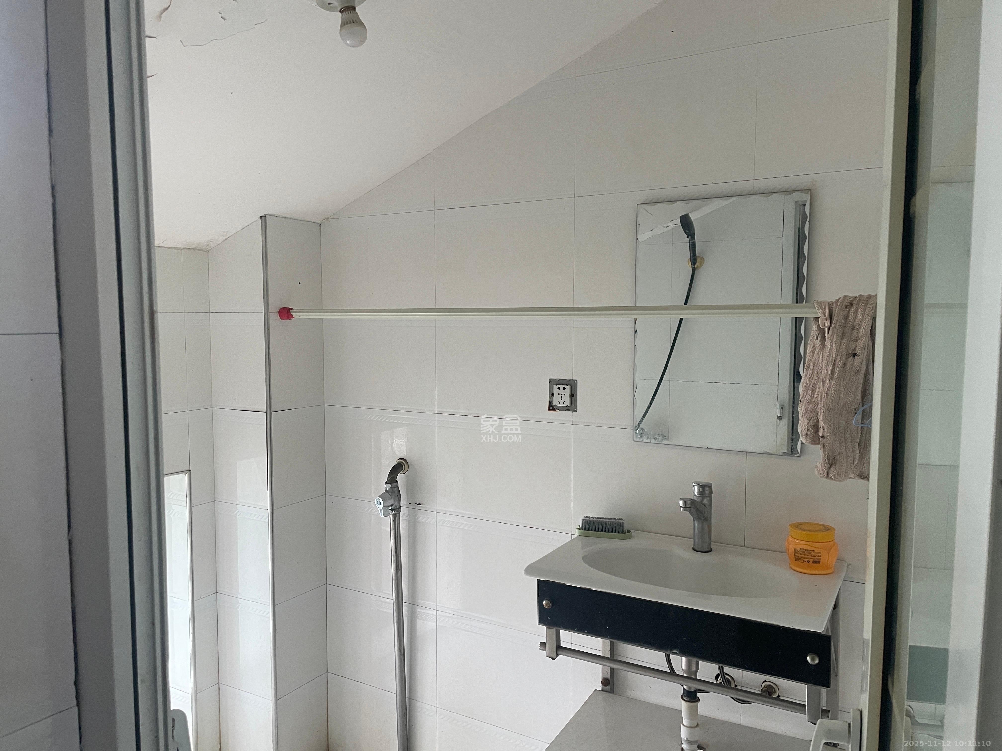 金石蓉园  2室2厅1卫    1000.0元/月室内图