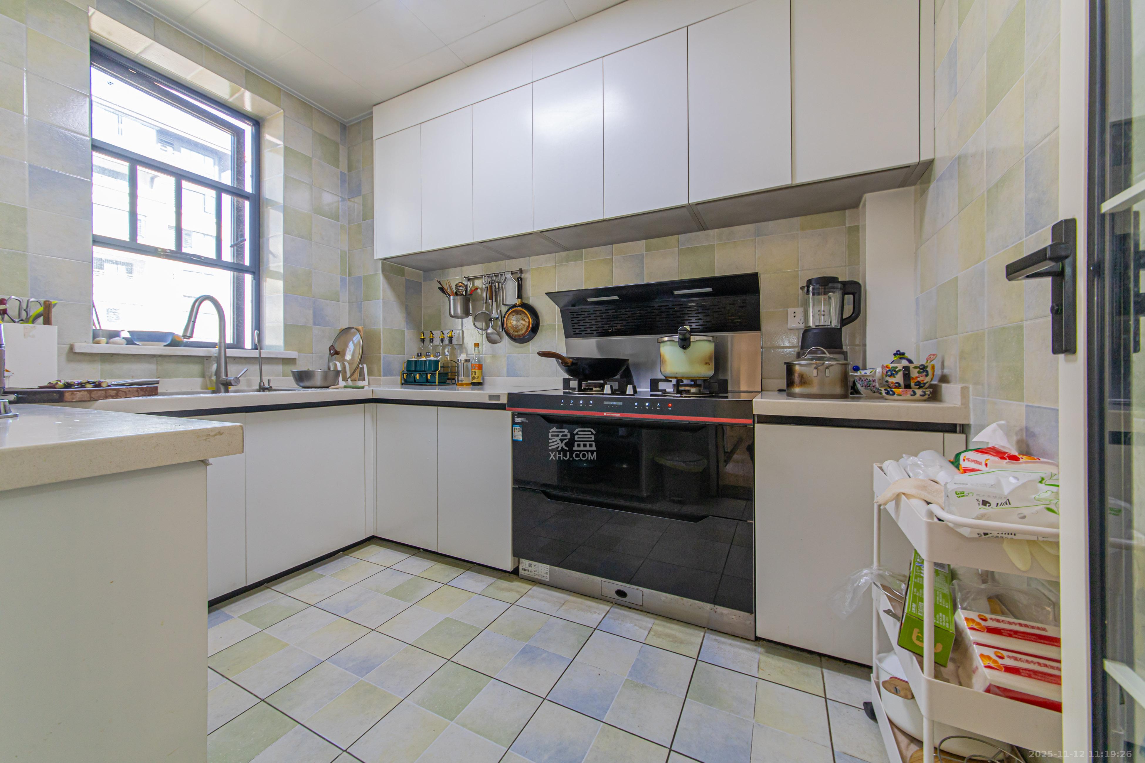 和泓融成府  3室2厅2卫    3200.0元/月室内图