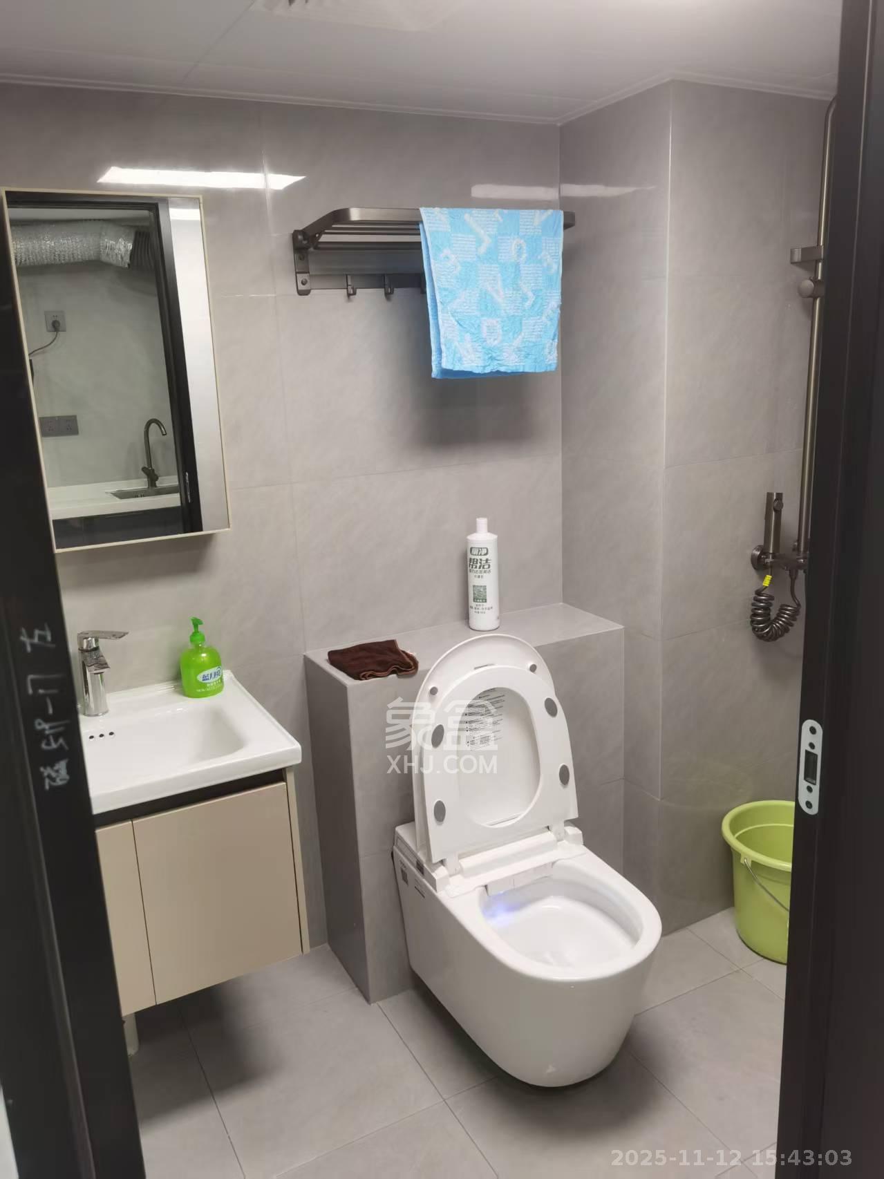 绿地商务广场 2室1厅1卫 2000.0元/月 绿地商务广场 2室1厅1卫 2000.0元/月室内图