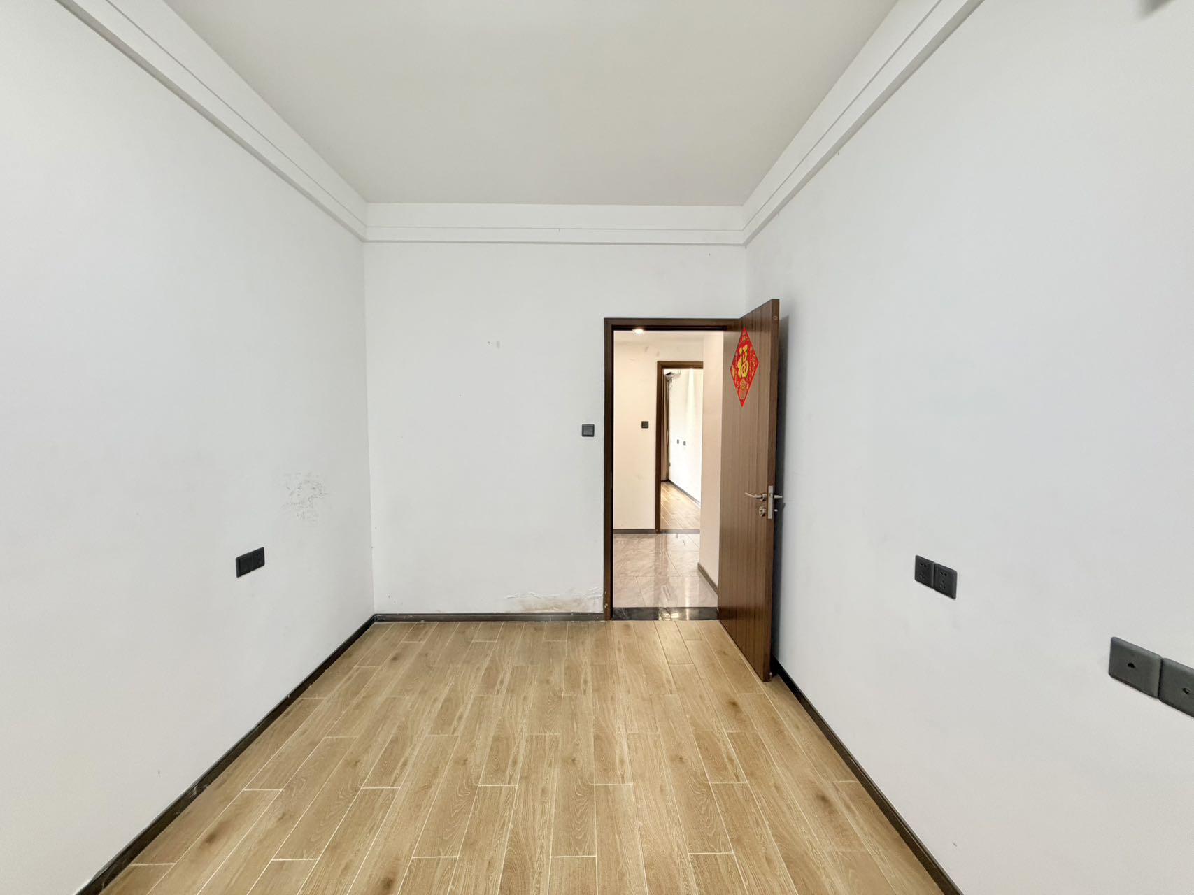 海航豪庭南苑 3室2厅1卫 4000.0元/月 海航豪庭南苑 3室2厅1卫 4000.0元/月室内图