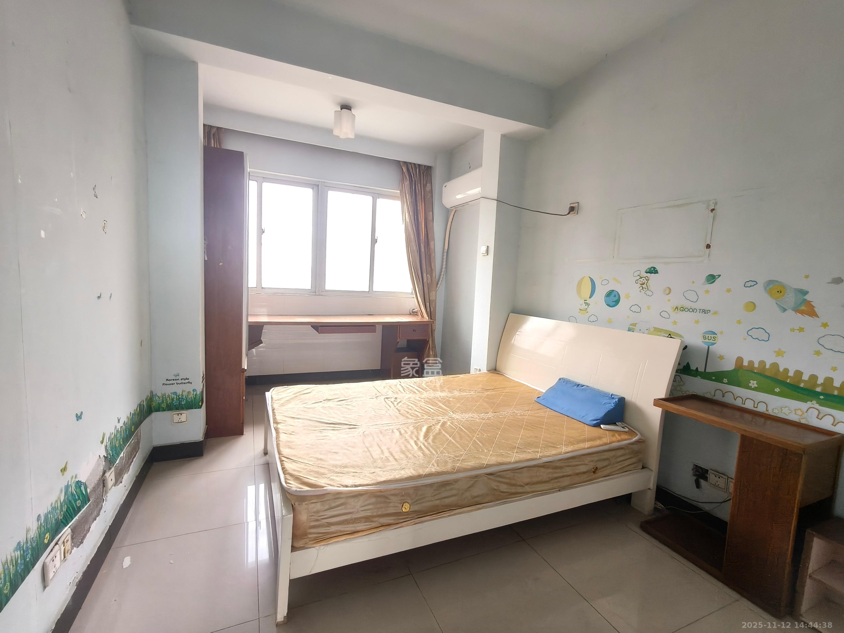 上河国际B座  2室1厅1卫    1950.0元/月室内图