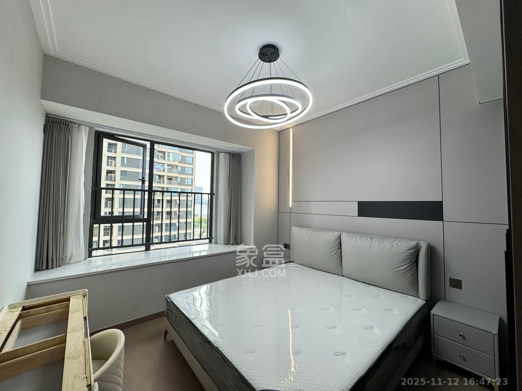 绿地V岛  3室1厅2卫    5200.0元/月室内图