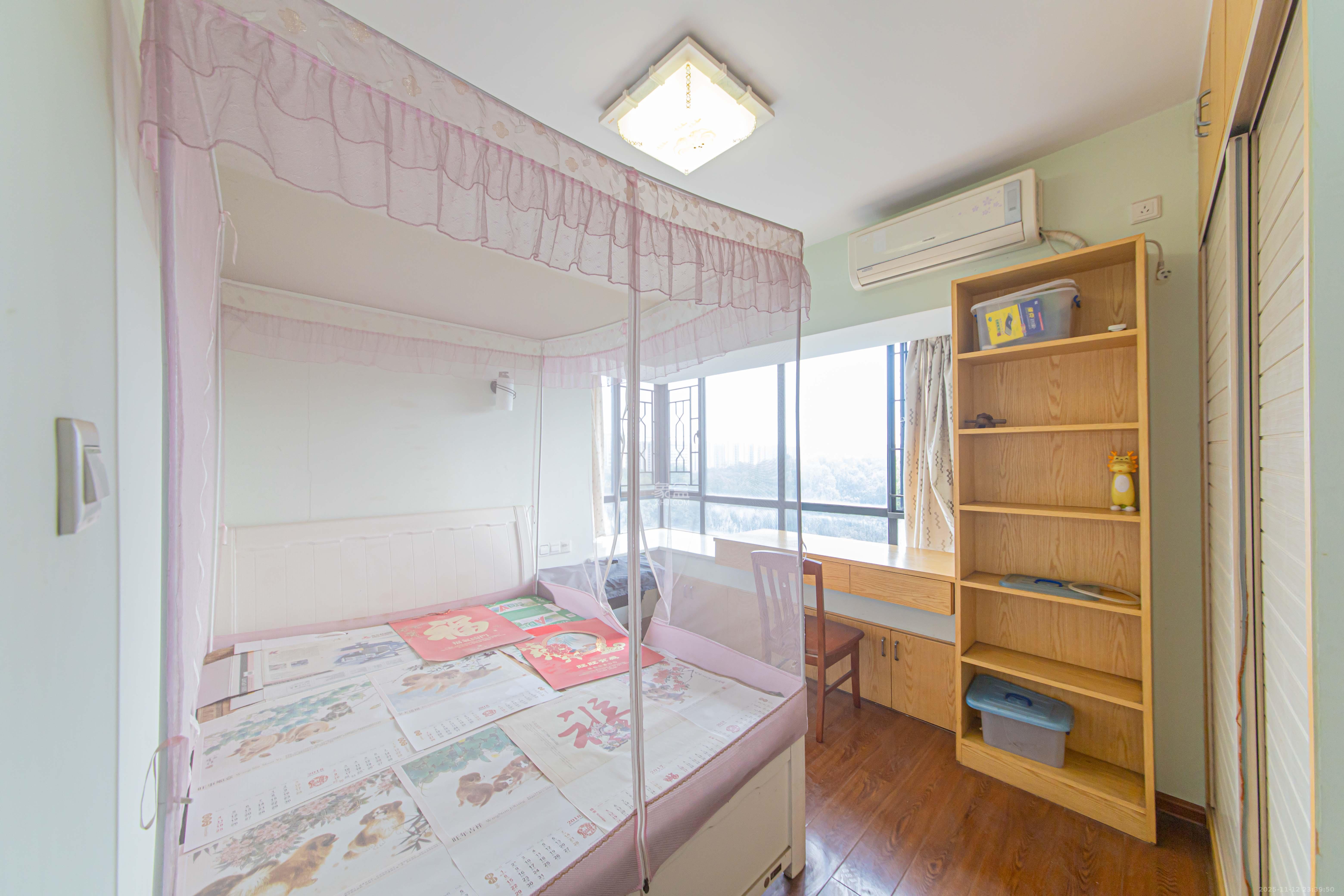 保利花园  3室2厅1卫    80.0万卧室