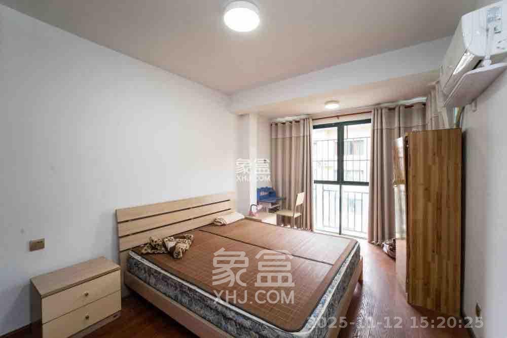 东方新城  4室2厅2卫    2200.0元/月室内图