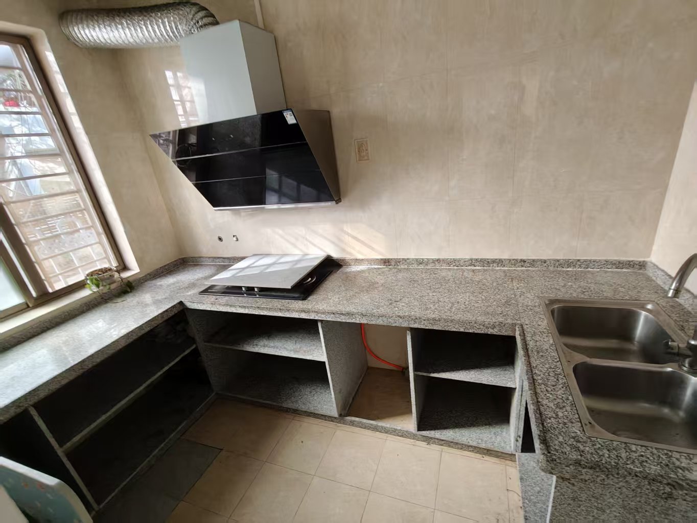 金牛新村  6室2厅3卫    13000.0元/月