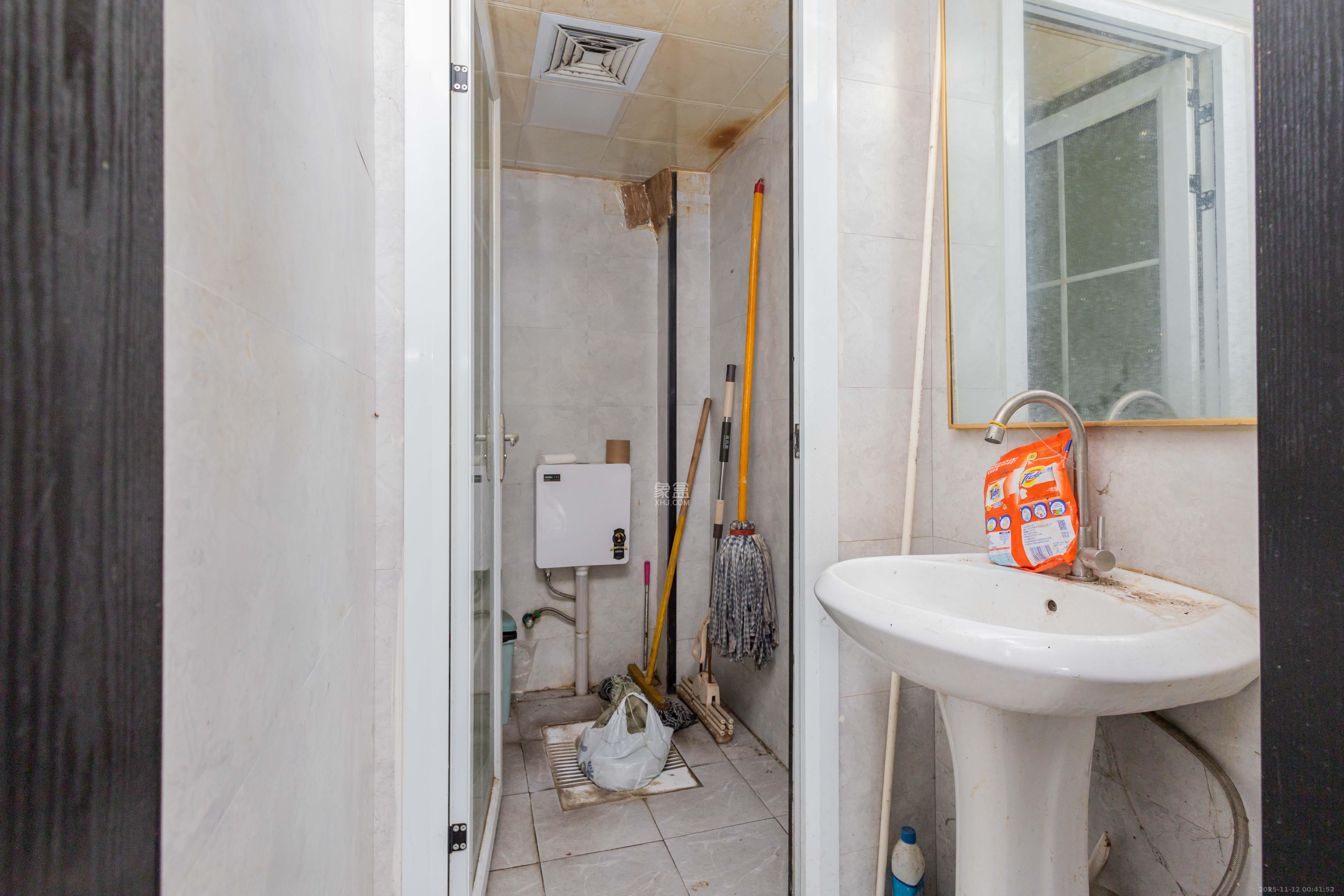 星沙国际物流园/泉星社区 1室1厅1卫 220.0万 星沙国际物流园/泉星社区 1室1厅1卫 220.0万卫生间