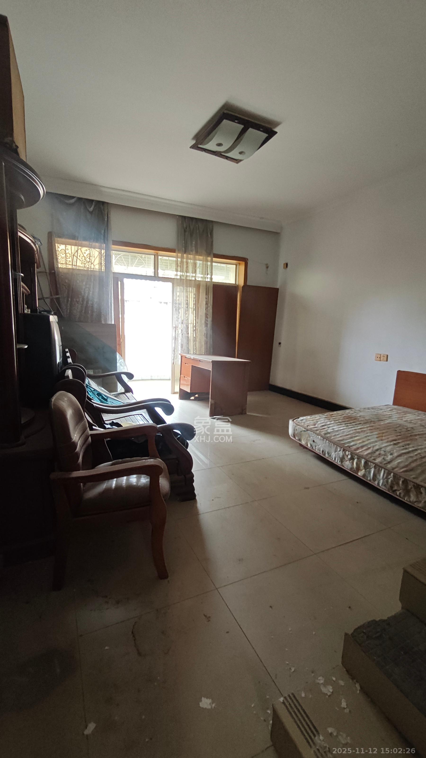 御景龙城  3室2厅2卫    1600.0元/月