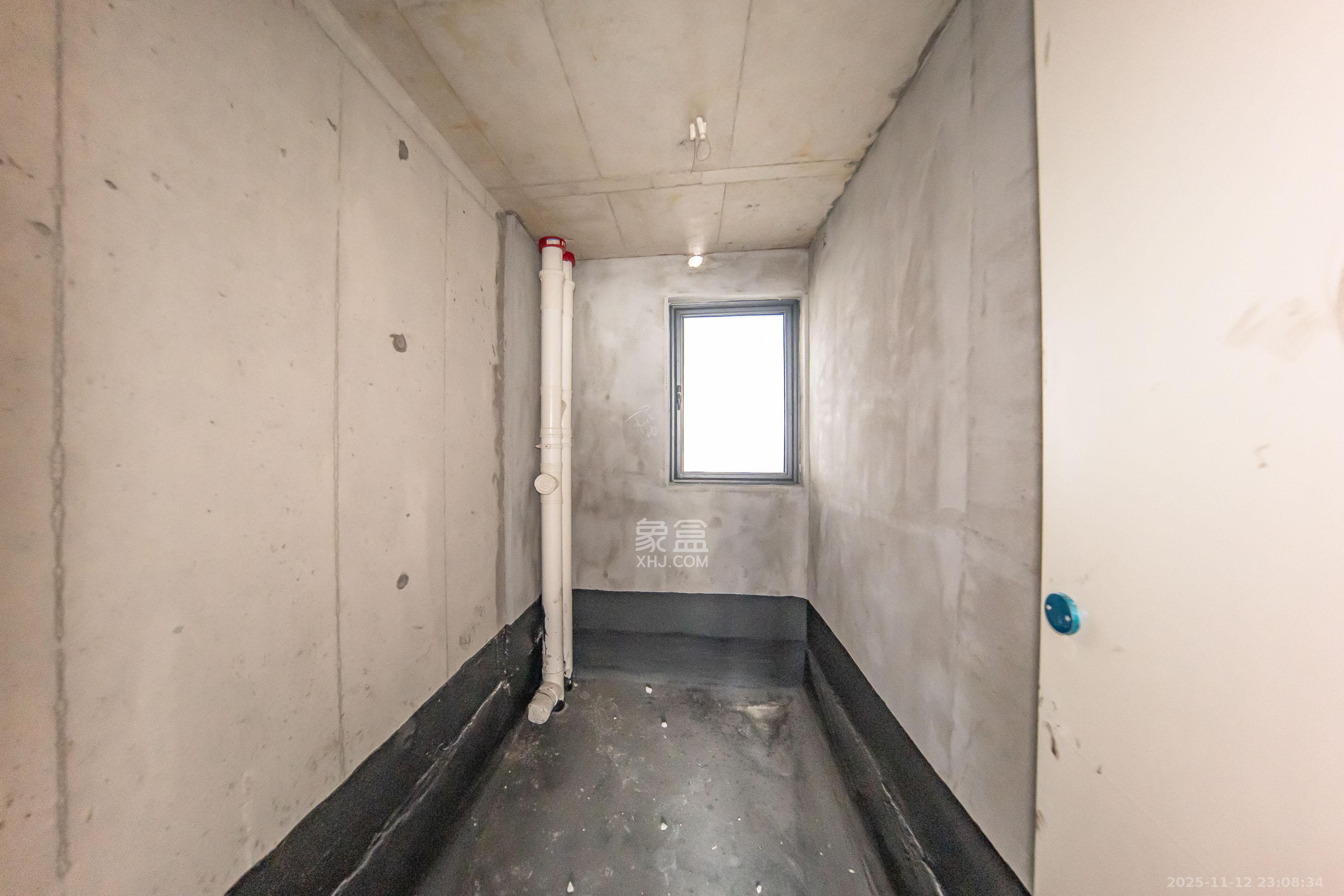 汉唐翰林府 3室2厅2卫 86.0万 汉唐翰林府 3室2厅2卫 86.0万卫生间