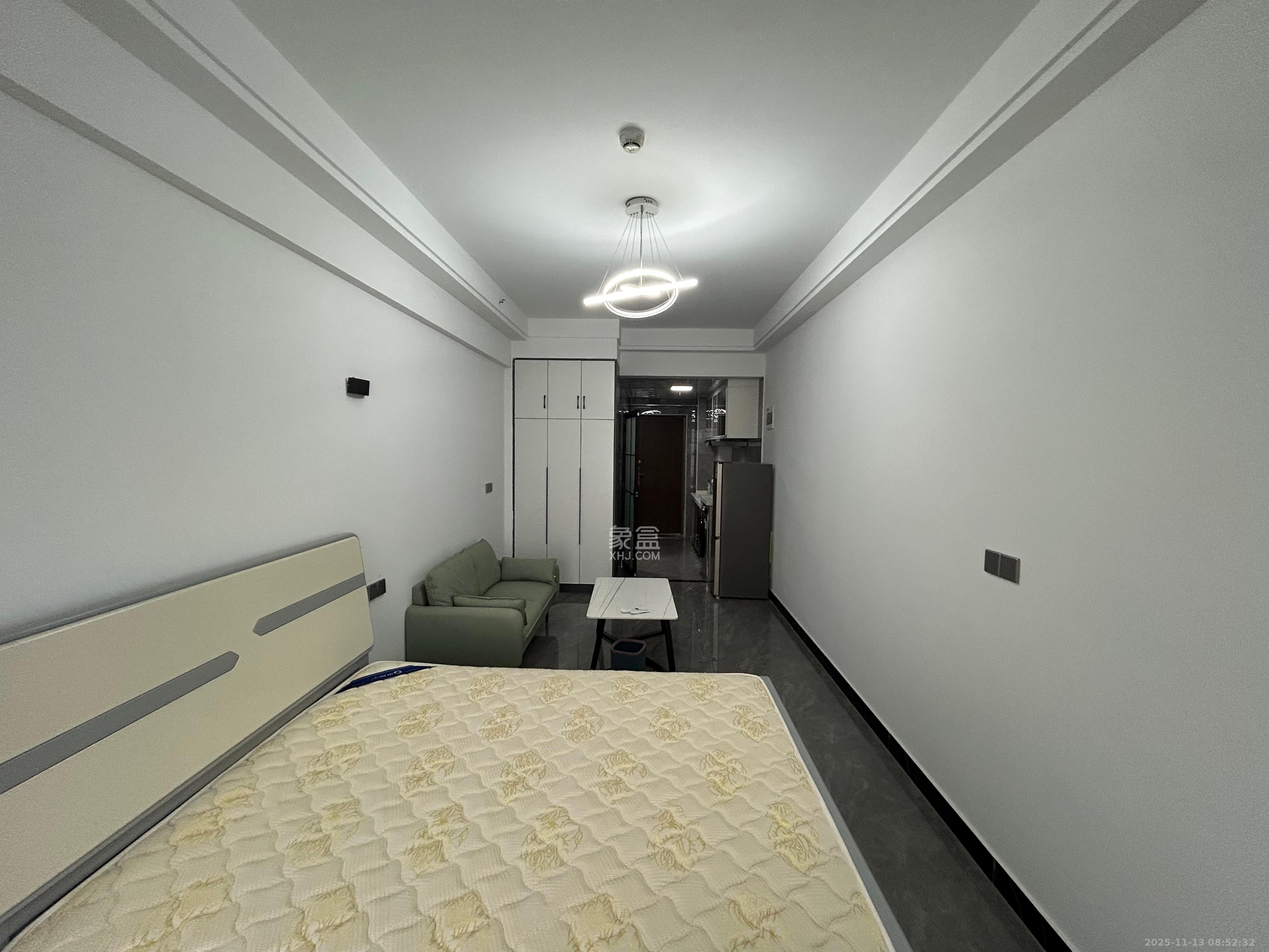 保利香槟国际  1室1厅1卫    1600.0元/月室内图