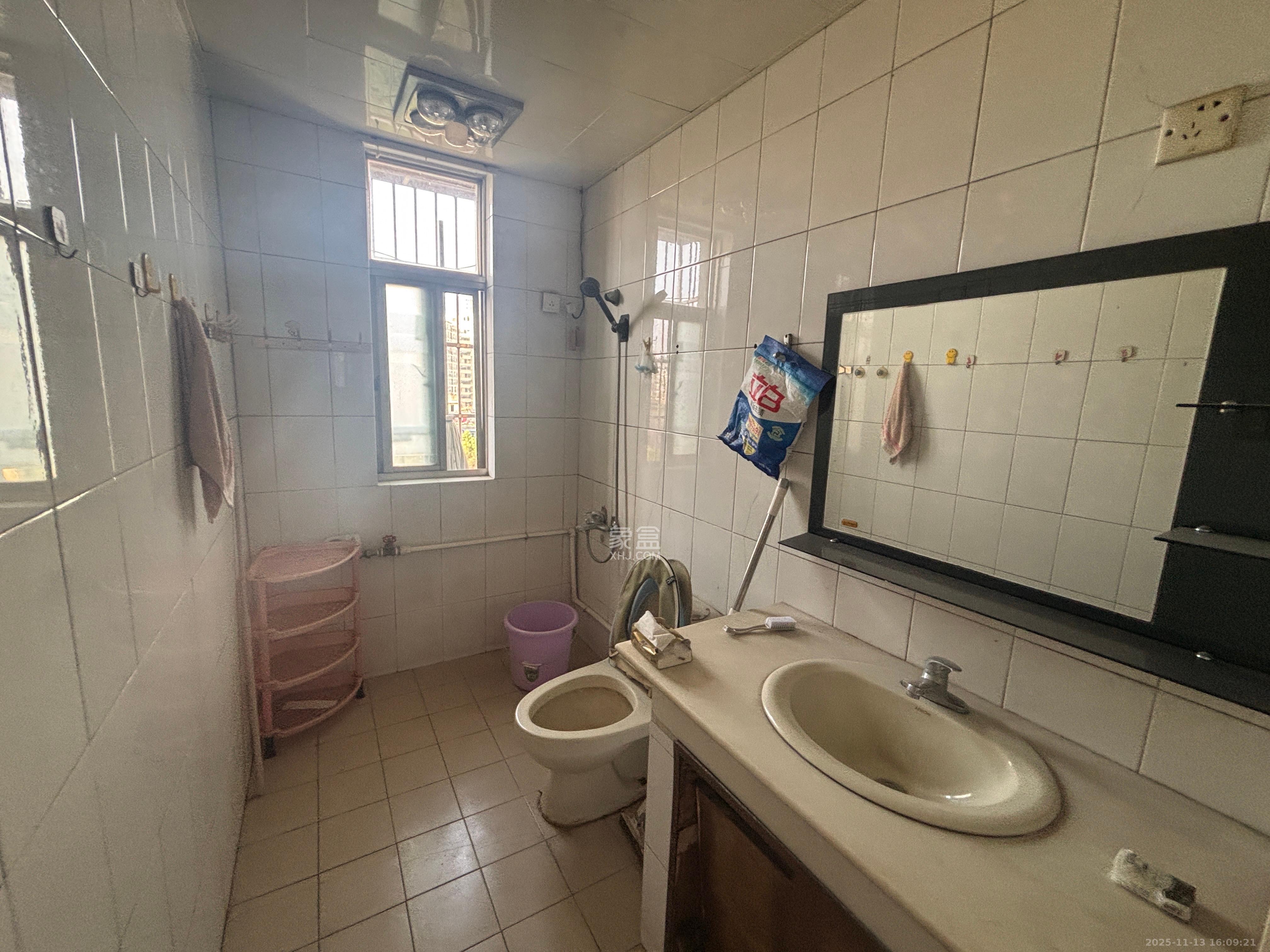 中建嘉苑  3室2厅1卫    1500.0元/月室内图