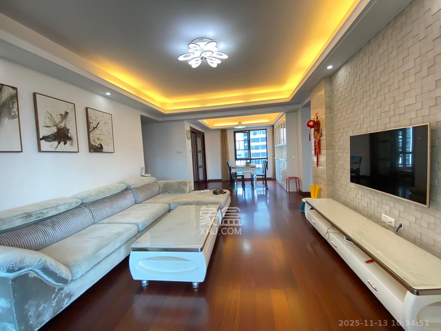 达美D6区 4室2厅2卫 3500.0元/月 达美D6区 4室2厅2卫 3500.0元/月室内图