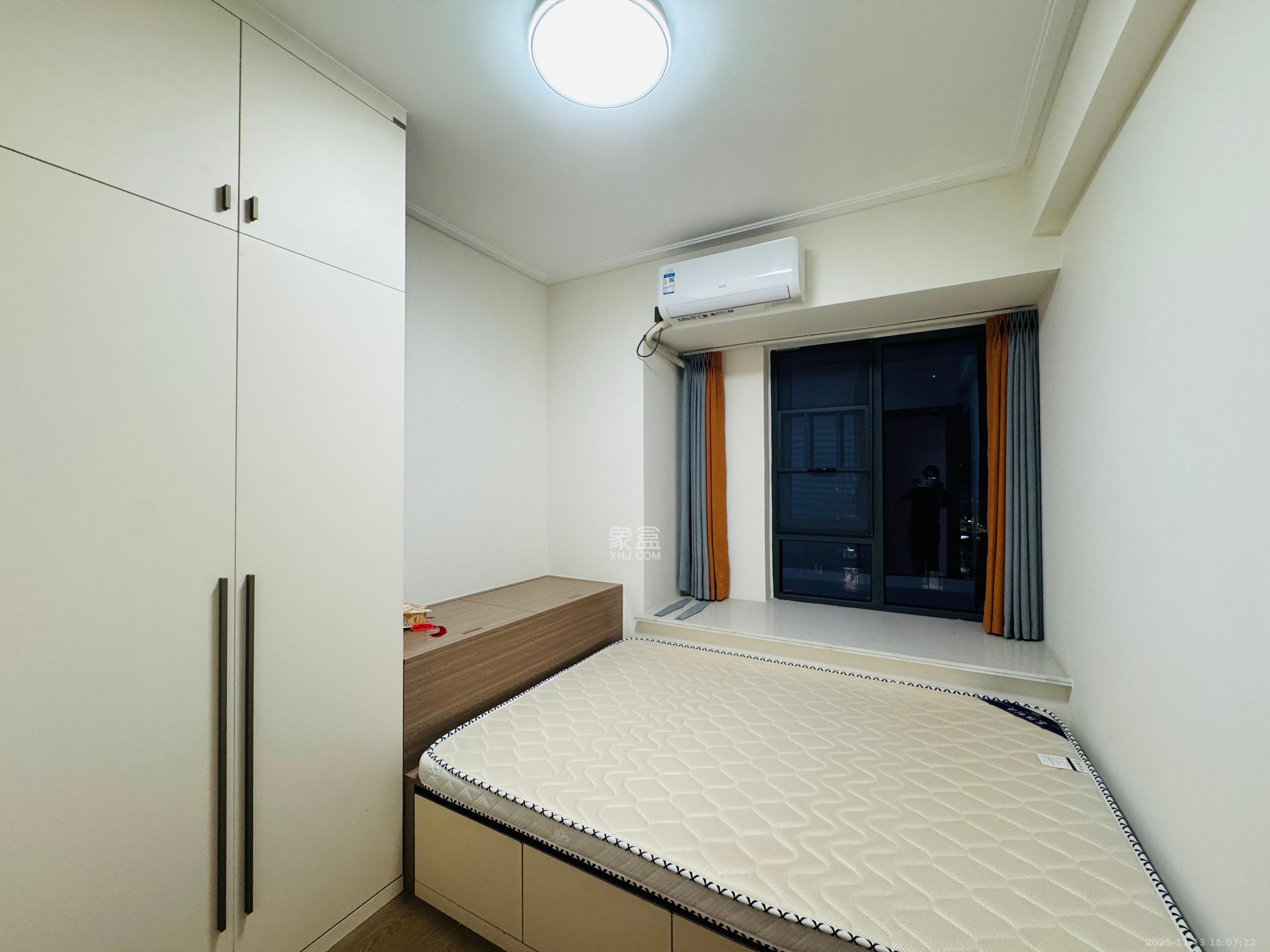 卓越中寰  4室2厅2卫    5500.0元/月室内图