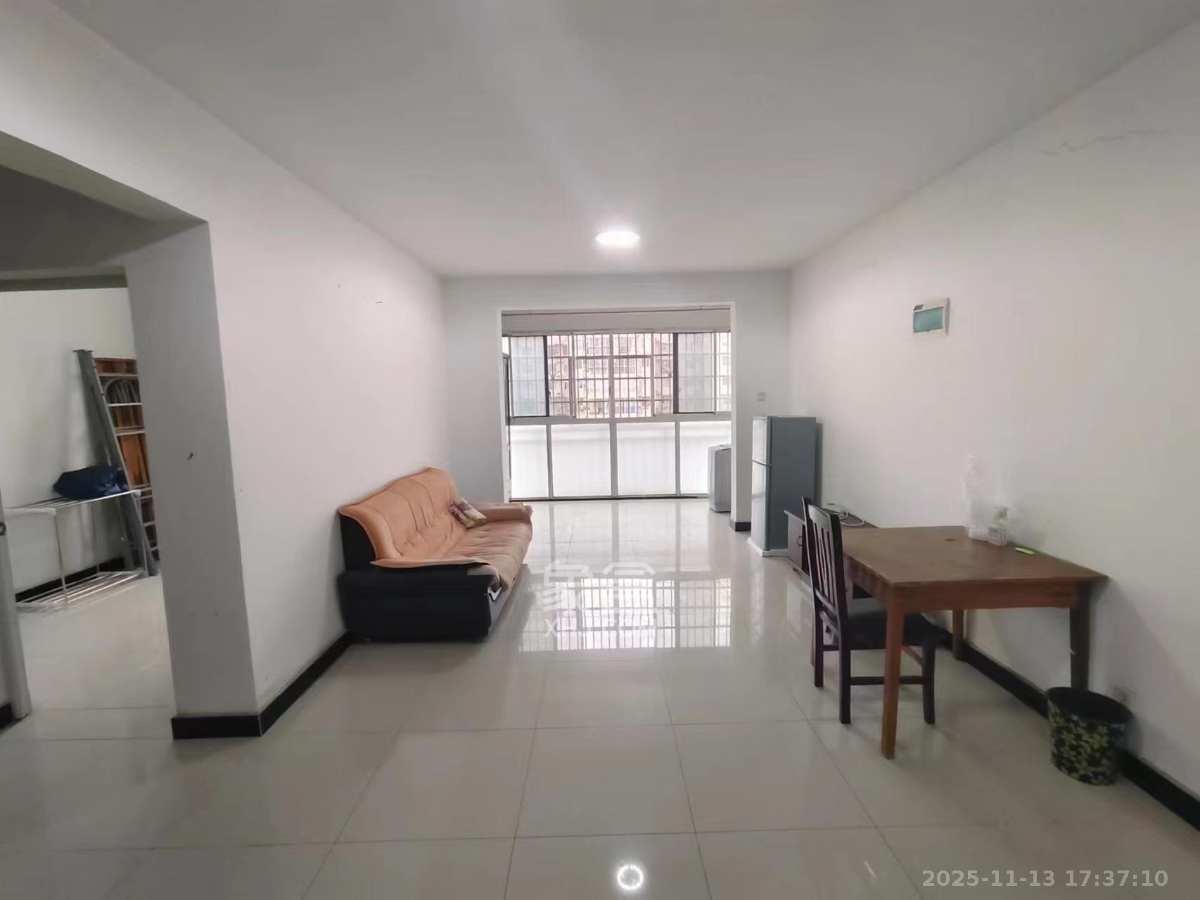 麓谷锦和园  3室2厅1卫    2200.0元/月