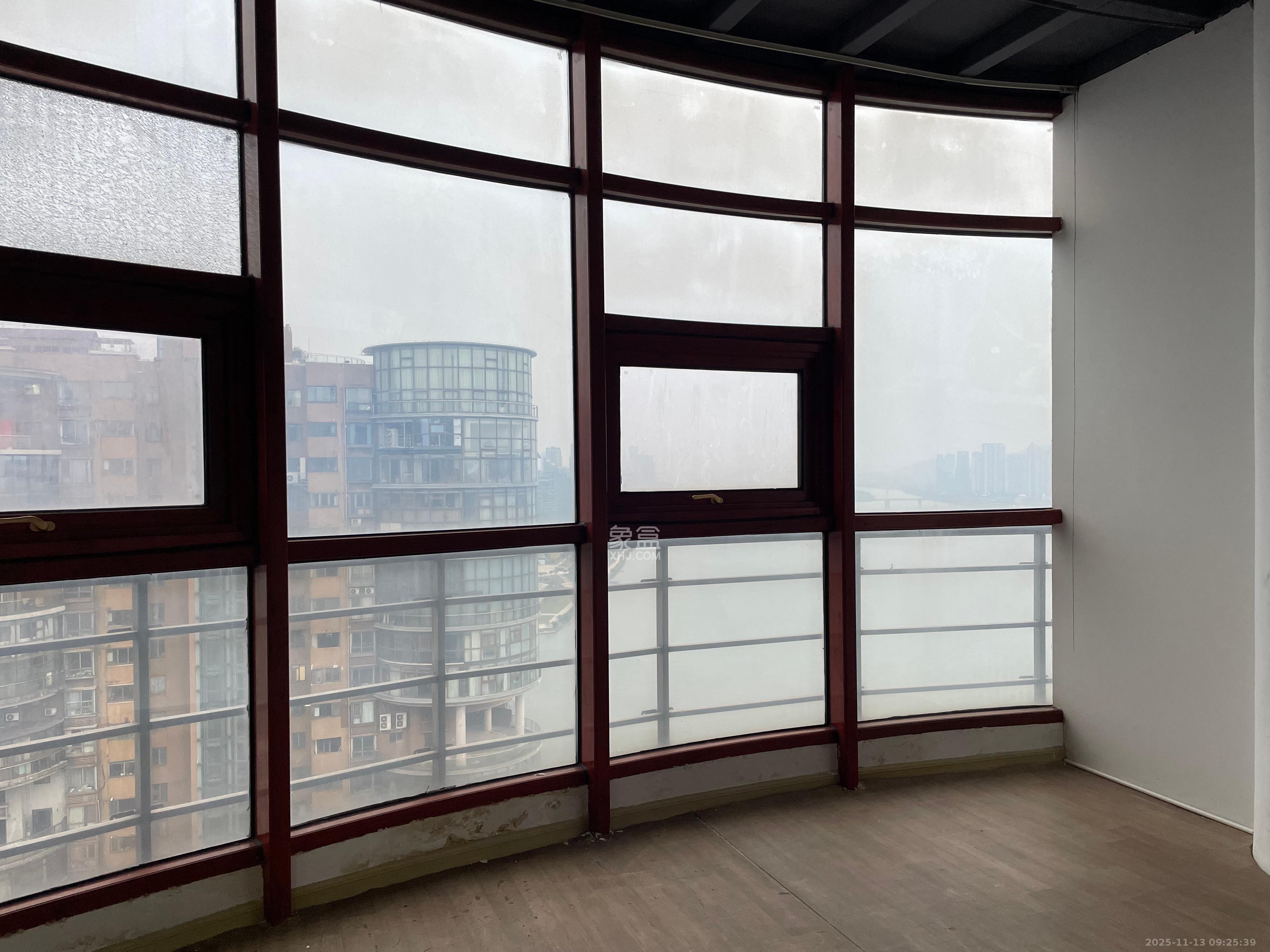 湘江世纪城富湾国际  5室2厅3卫    6000.0元/月室内图