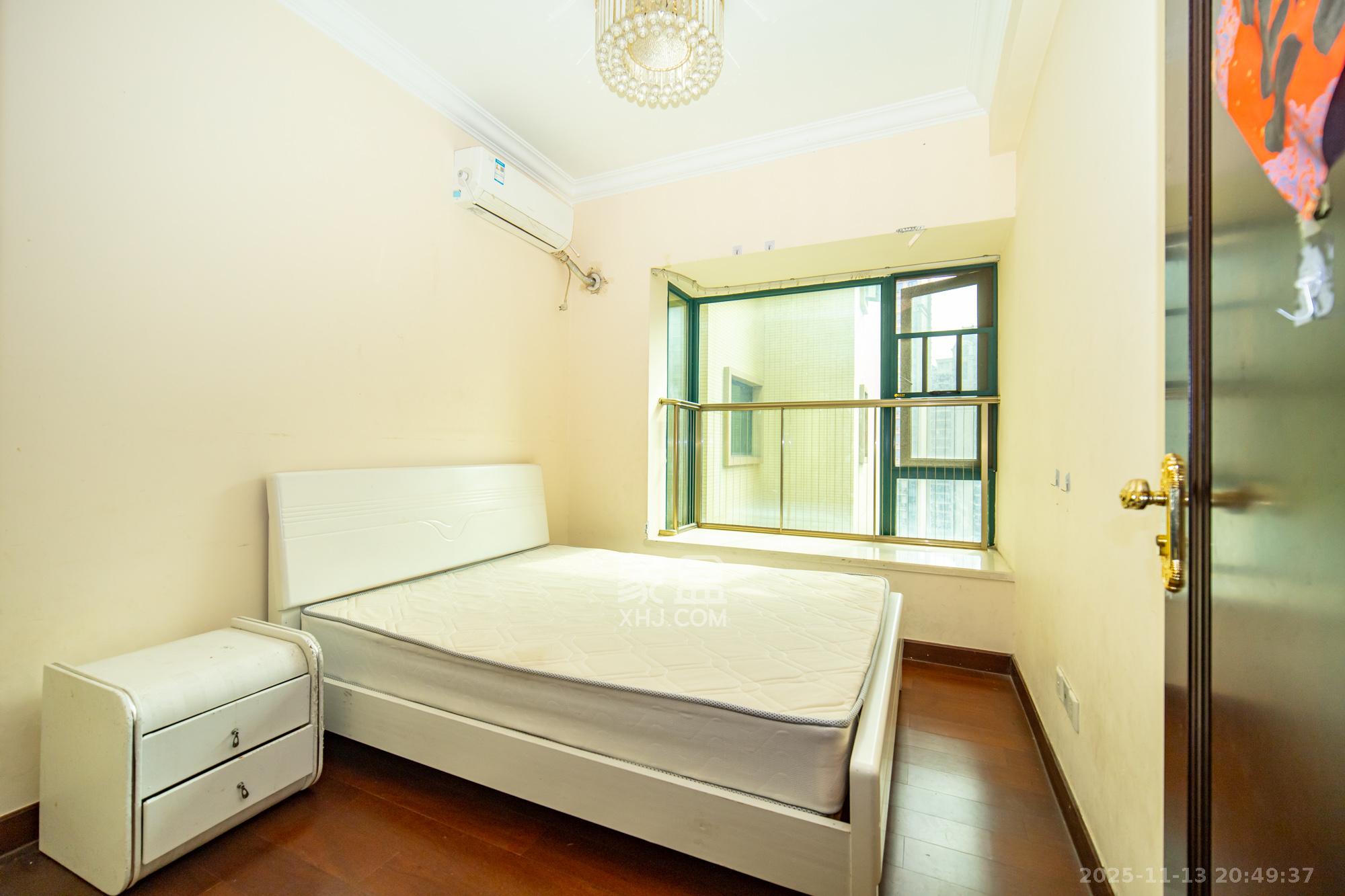 恒大翡翠华庭  3室2厅2卫    87.0万卧室