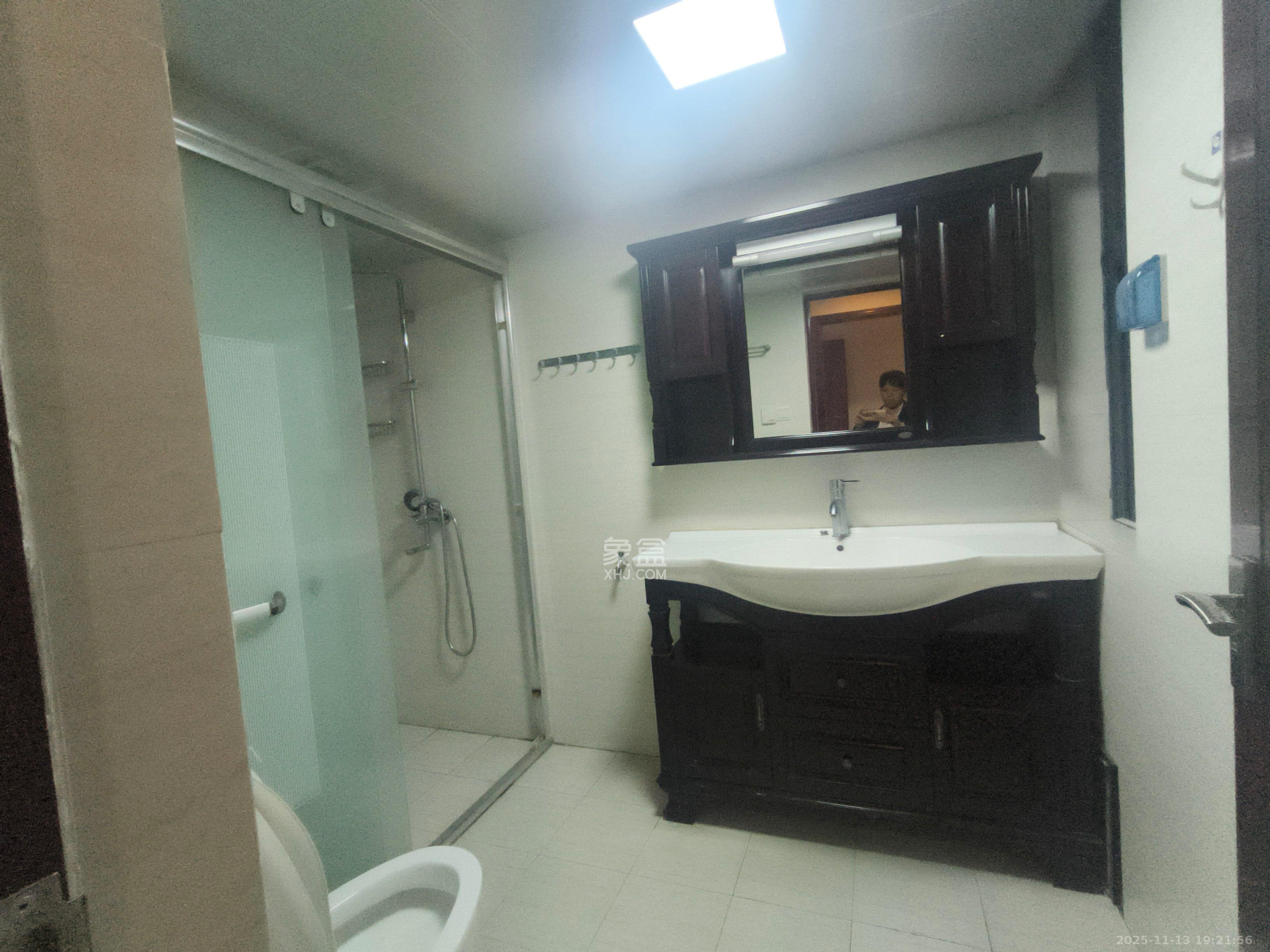 美林水郡  3室2厅2卫    2800.0元/月室内图