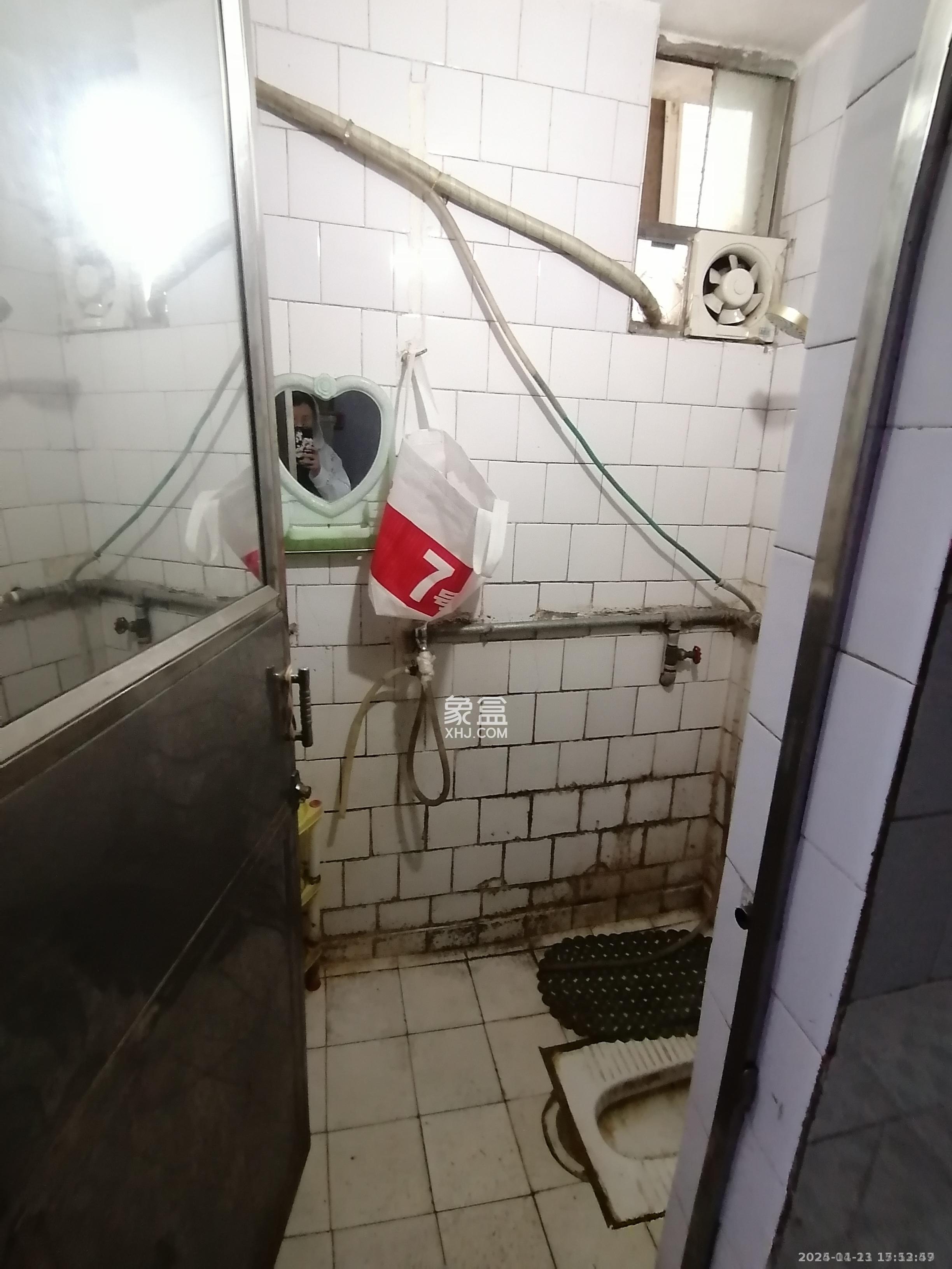 长监宿舍  3室2厅1卫    1300.0元/月室内图