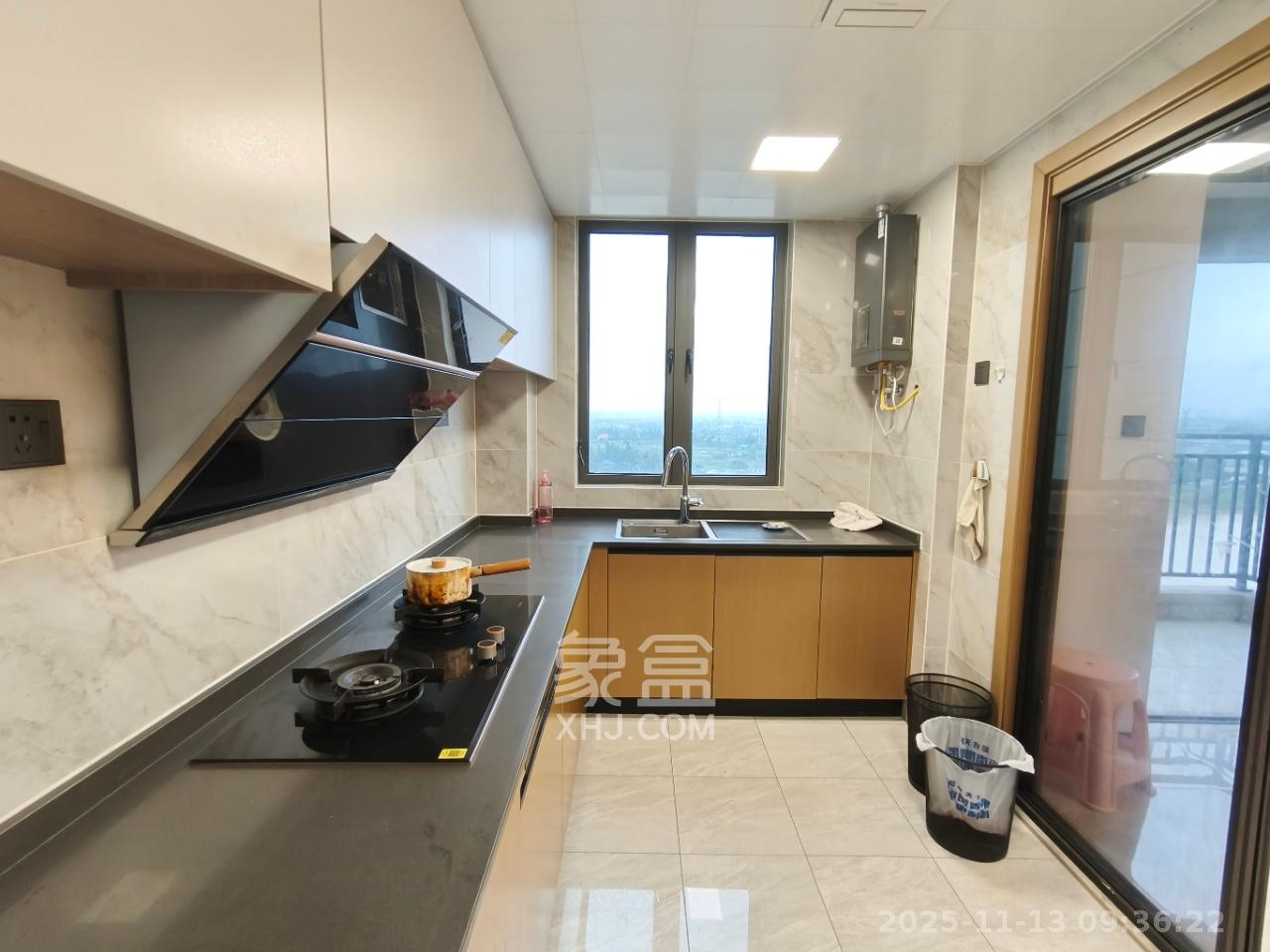 长房雍景湾  4室2厅2卫    3500.0元/月室内图