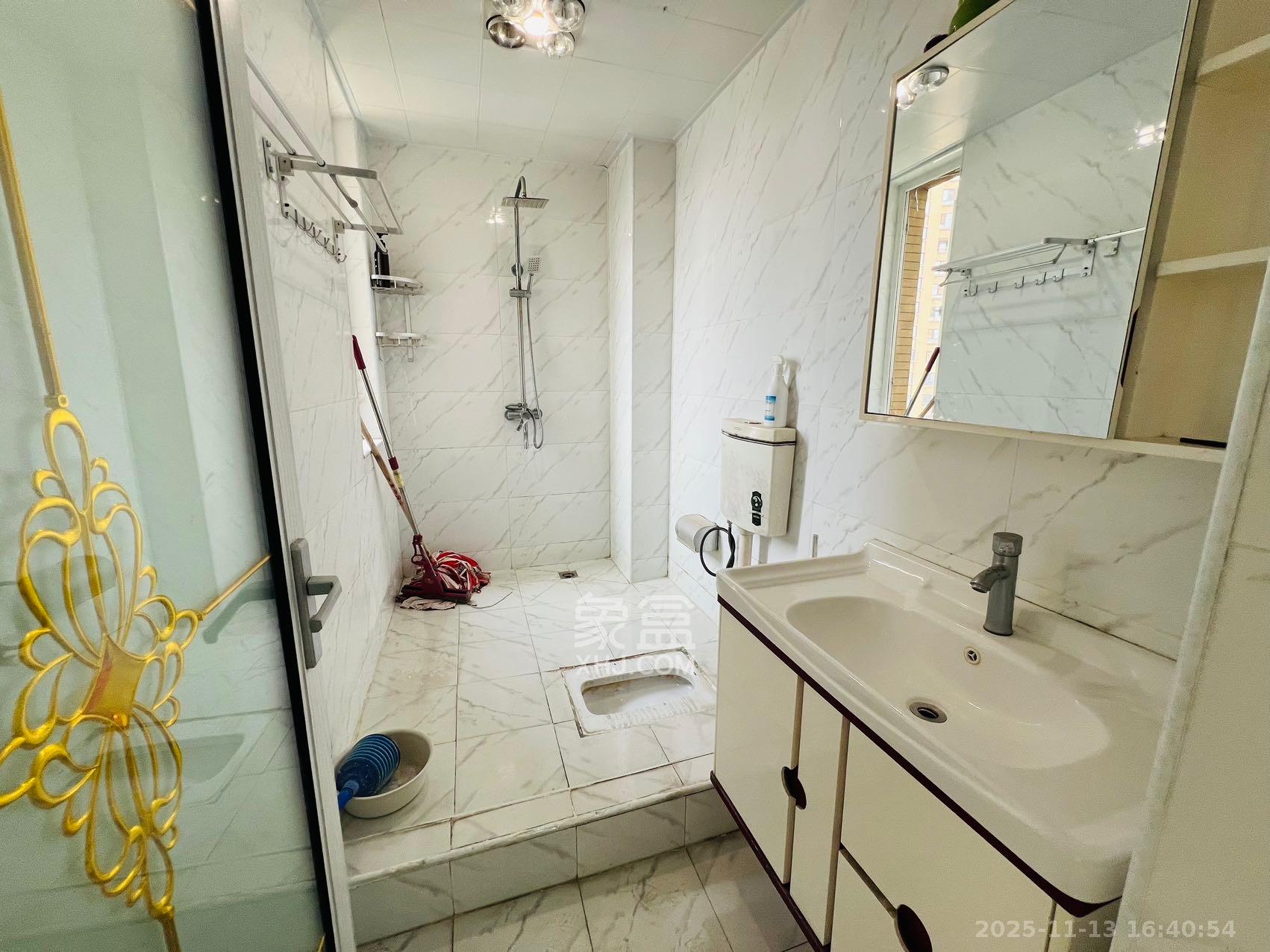 金地格林公馆  3室2厅2卫    3200.0元/月室内图