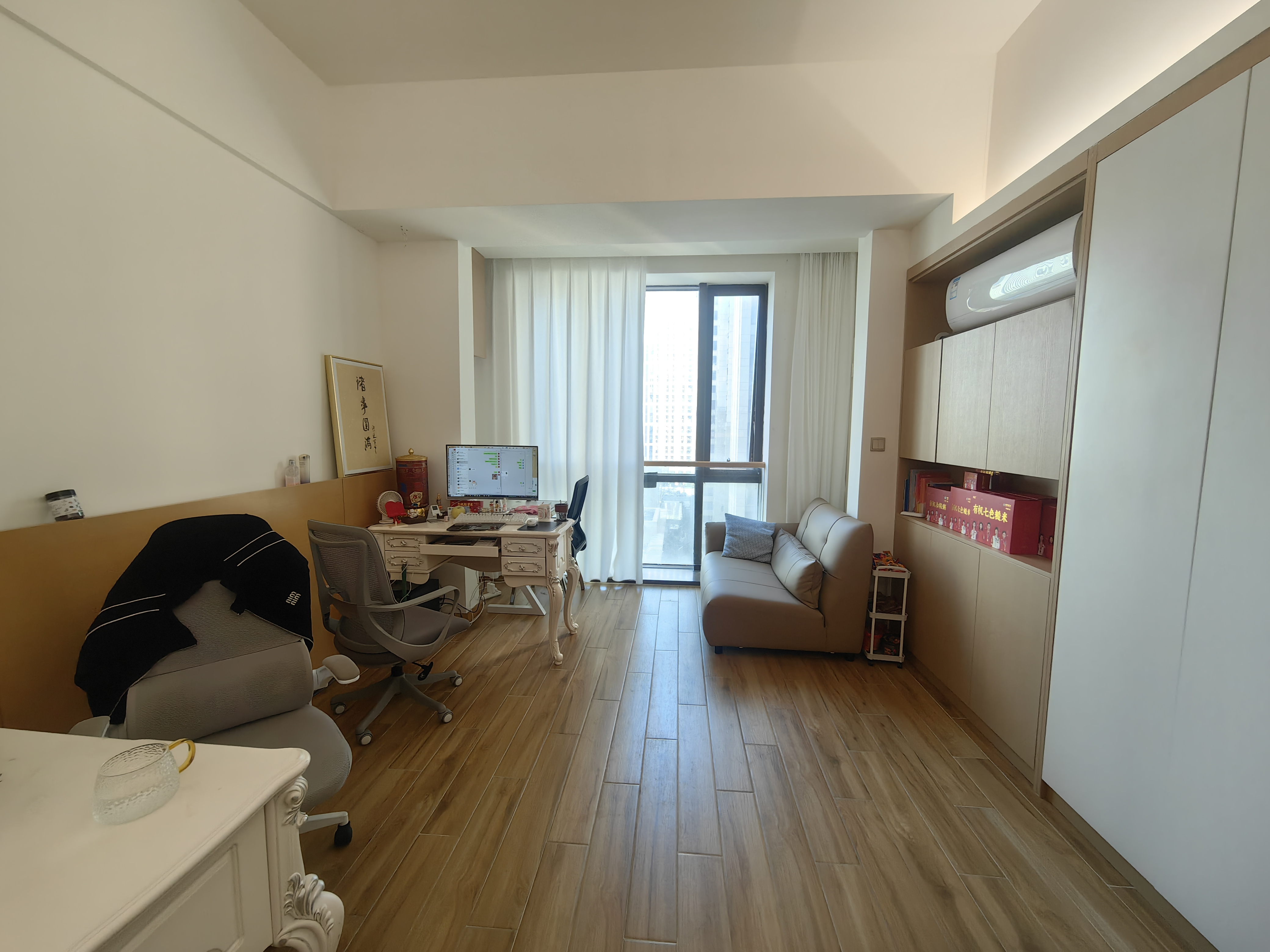 海航豪庭南苑  1室1厅1卫    1800.0元/月