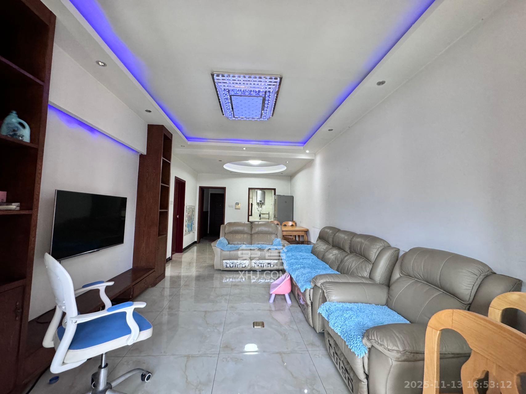 新华都万家城  3室2厅1卫    2100.0元/月