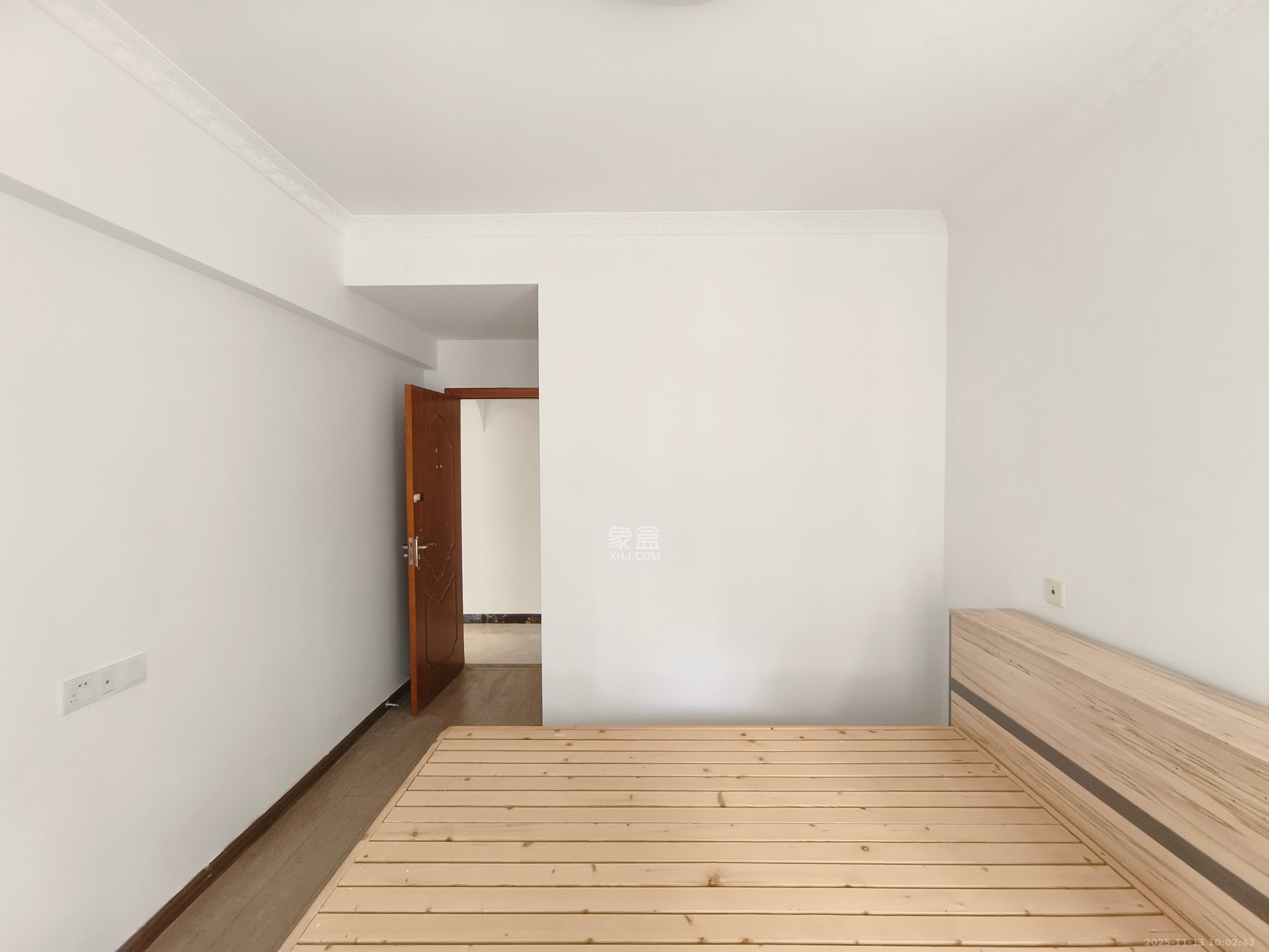 勤诚达新界 3室2厅1卫 2000.0元/月 勤诚达新界 3室2厅1卫 2000.0元/月室内图