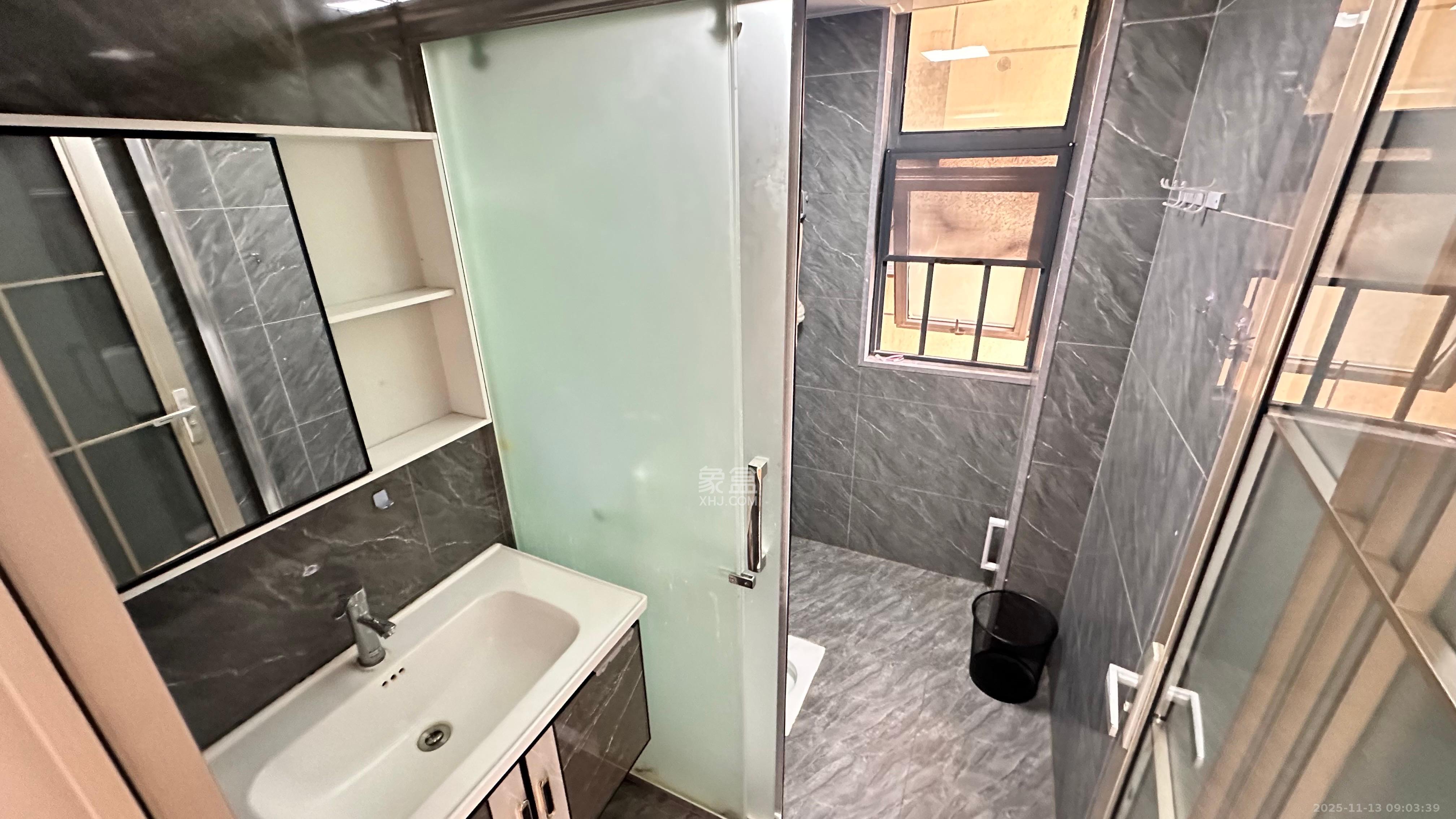 明发国际城  3室2厅2卫    2500.0元/月室内图