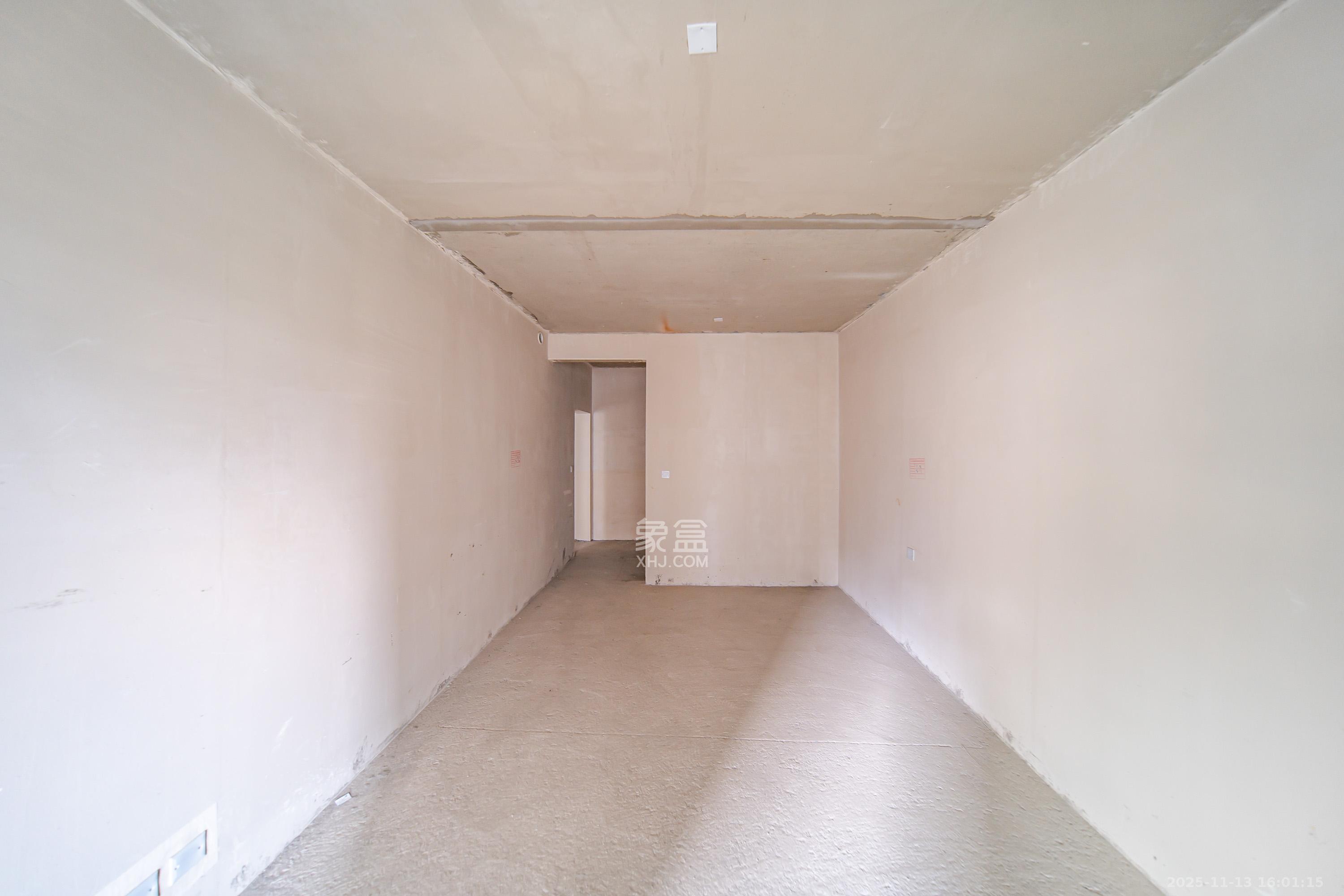 城发恒伟东风映1897  4室2厅2卫    340.0万卧室