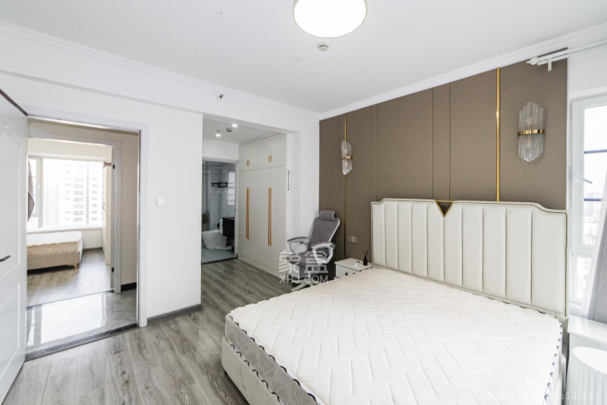 北辰三角洲E7区  3室2厅1卫    230.0万卧室