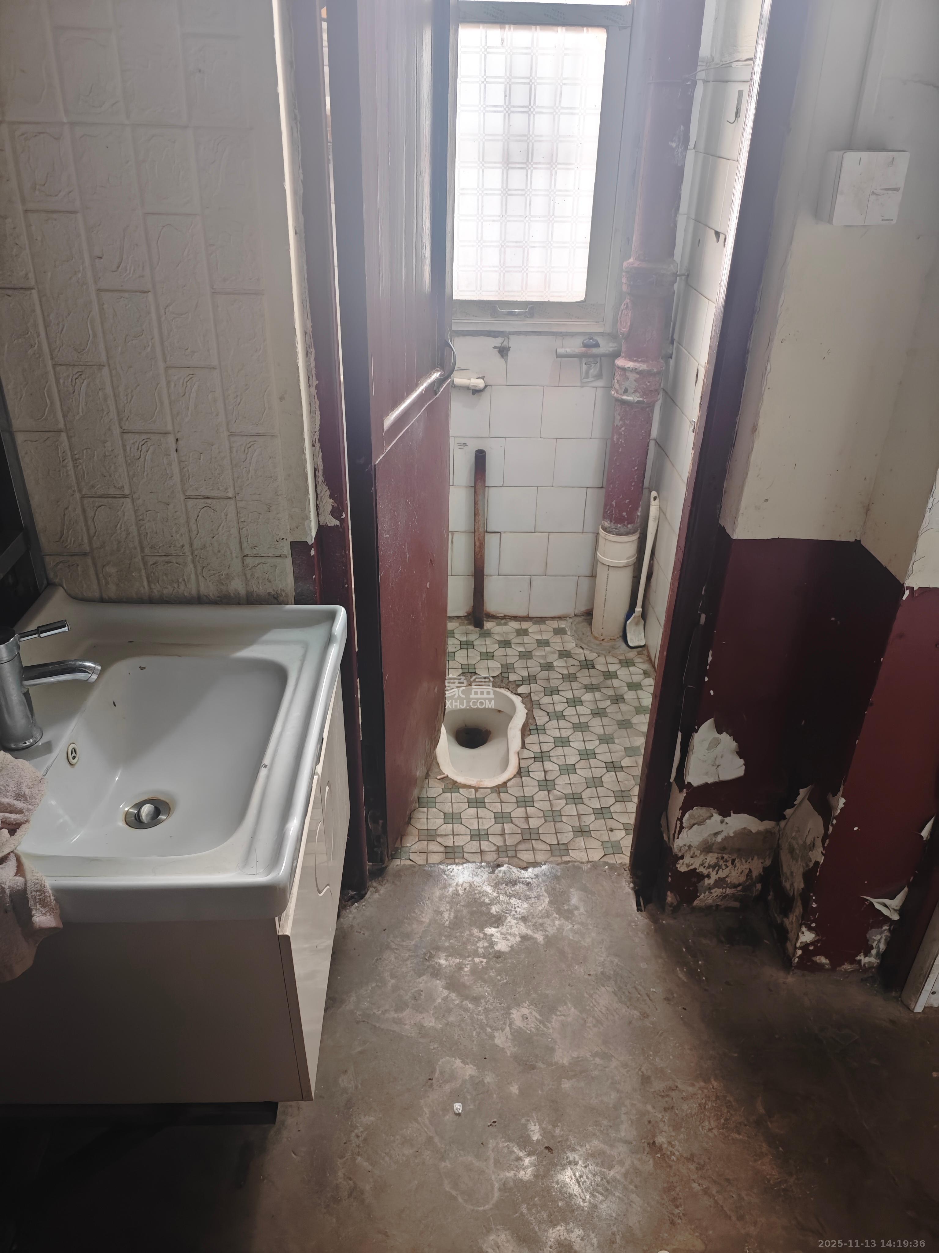 涂家冲社区（涂新小区、农商银行宿舍）  1室0厅0卫    2000.0元/月