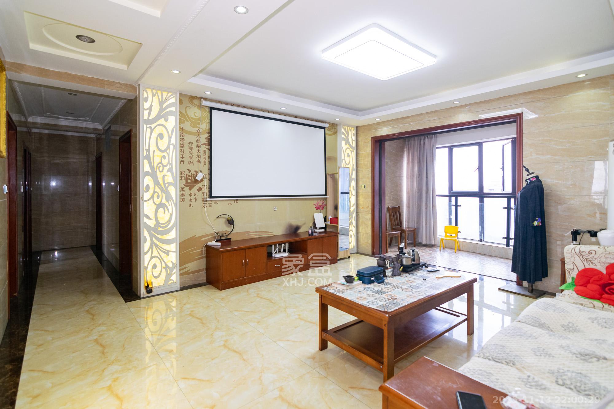 润和紫郡一期 5室2厅2卫 95.0万 润和紫郡一期 5室2厅2卫 95.0万客厅