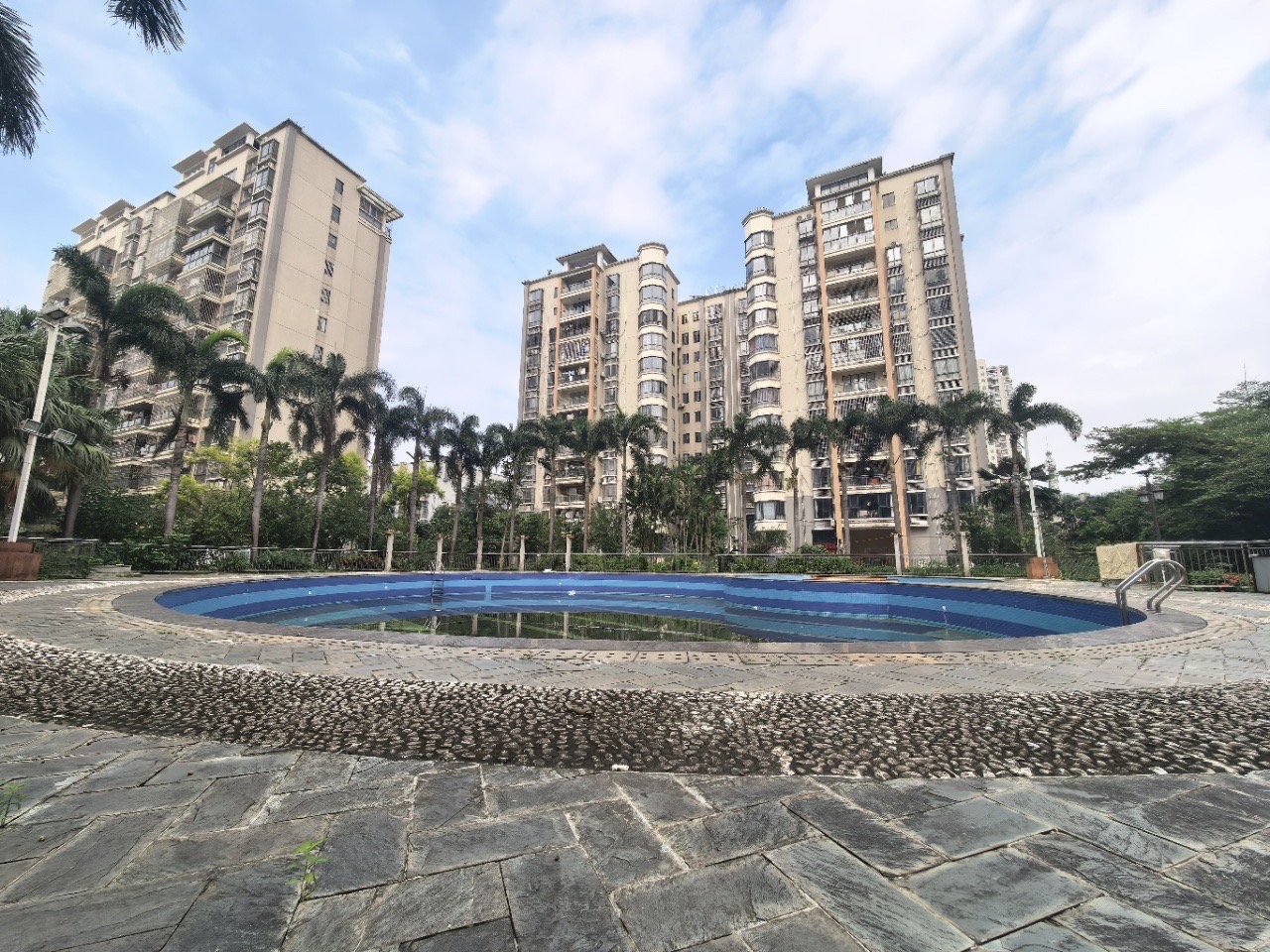 西岭华庭 2室2厅1卫 108.0万 西岭华庭 2室2厅1卫 108.0万客厅