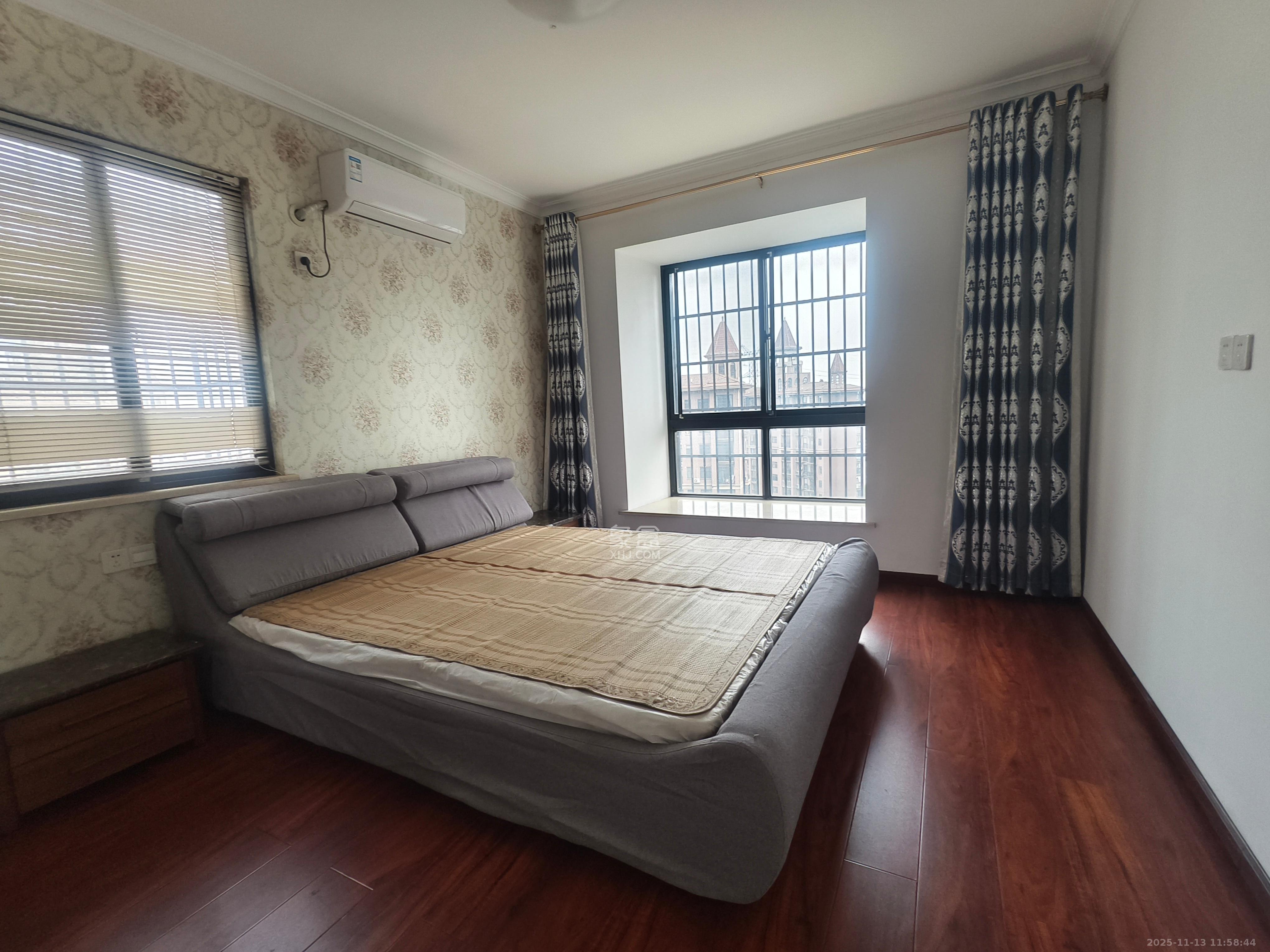 康桥长郡  4室2厅2卫    2600.0元/月室内图