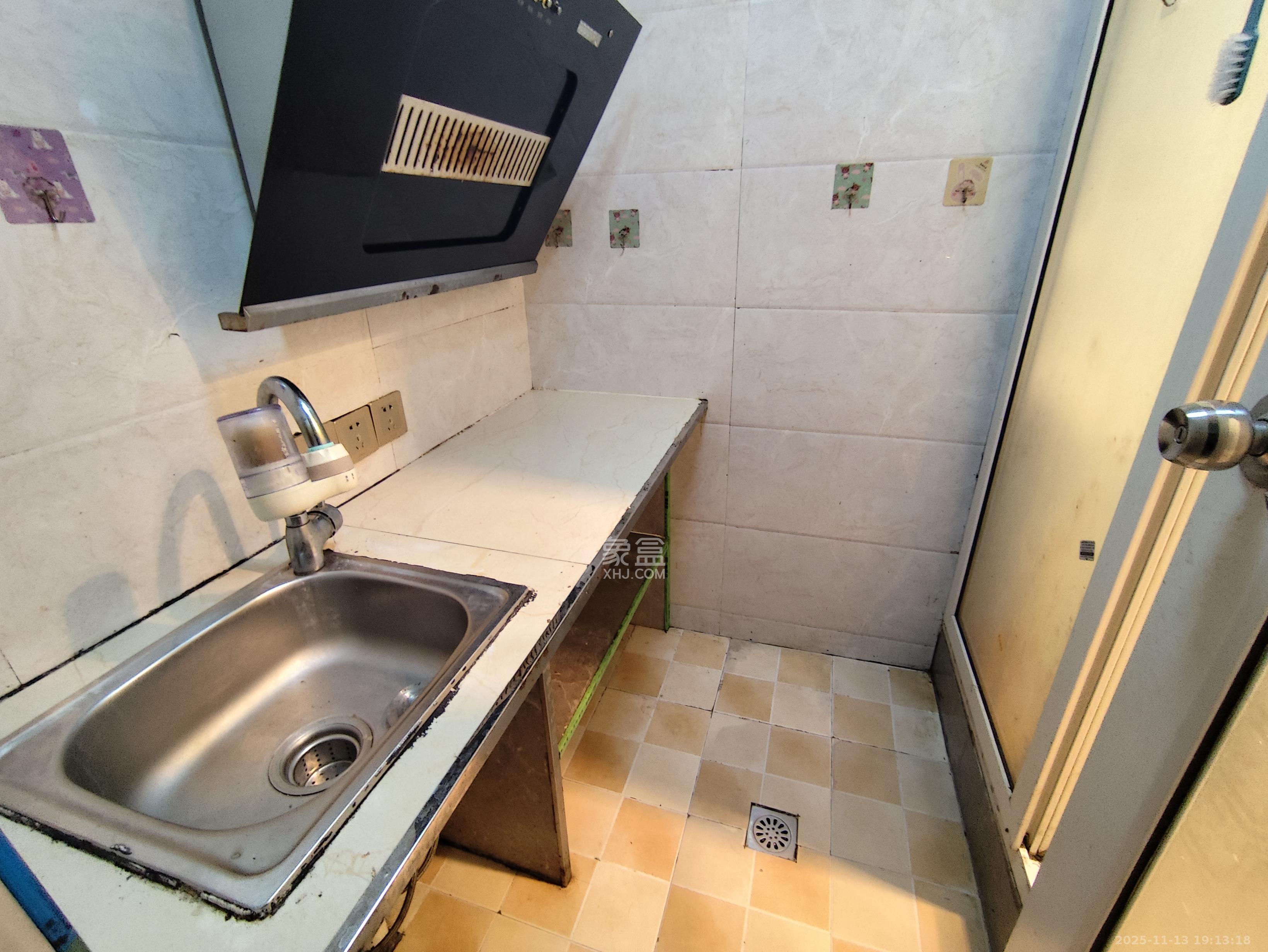 御景大厦 1室2厅2卫 1100.0元/月 御景大厦 1室2厅2卫 1100.0元/月室内图