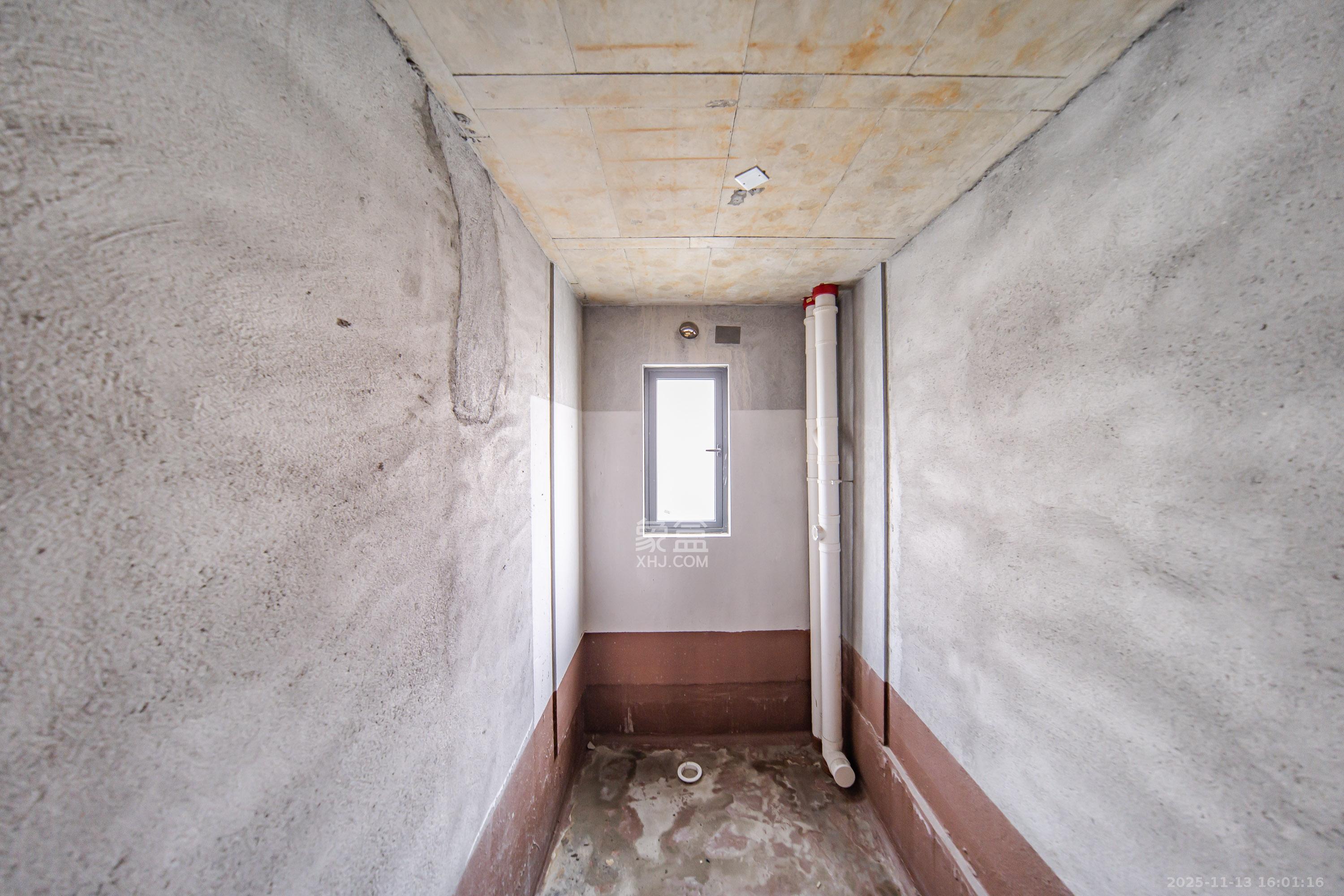 城发恒伟东风映1897  4室2厅2卫    340.0万卫生间