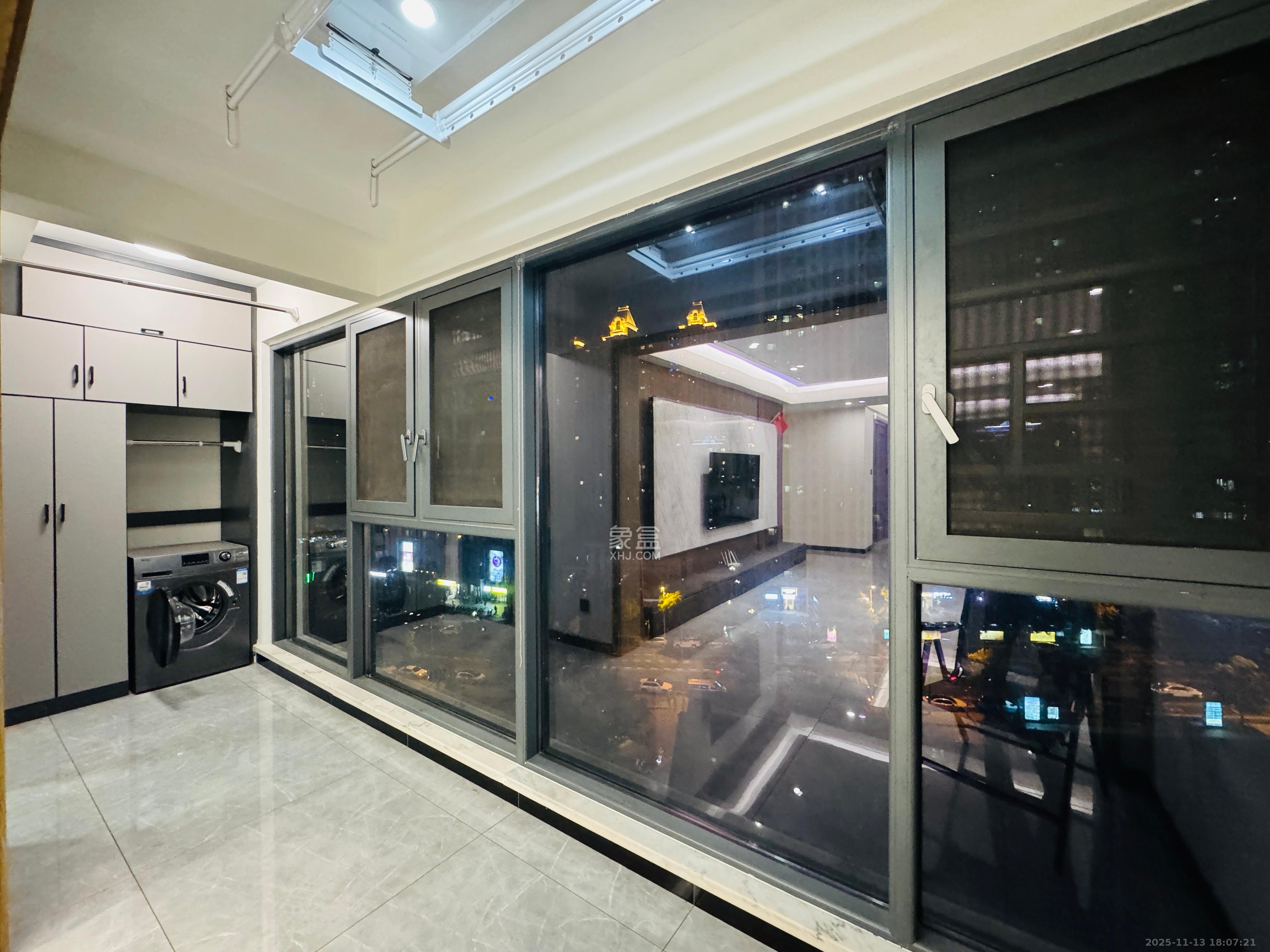 卓越中寰  4室2厅2卫    5500.0元/月室内图