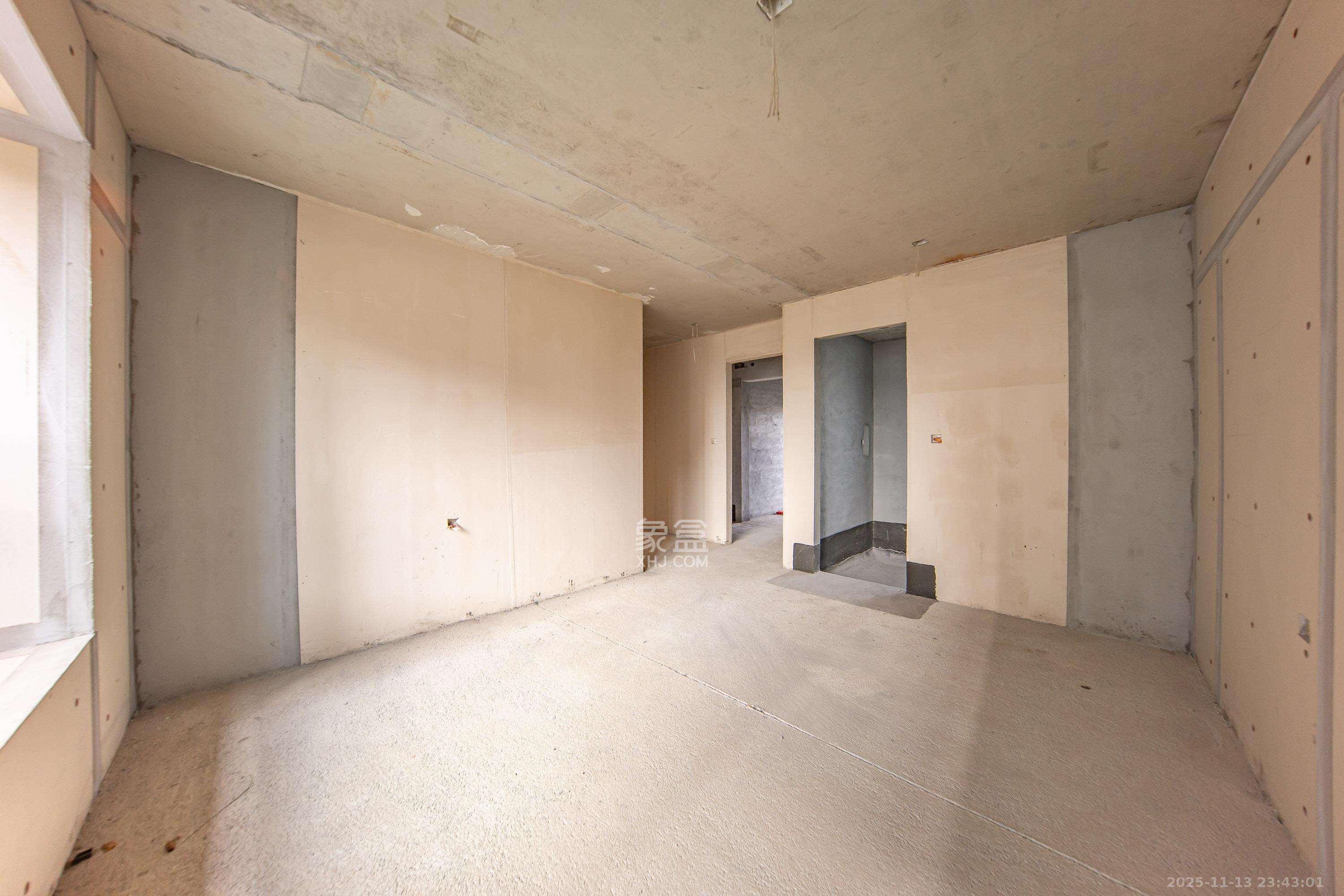 城发恒伟洋湖映2009  4室2厅1卫    248.0万卧室