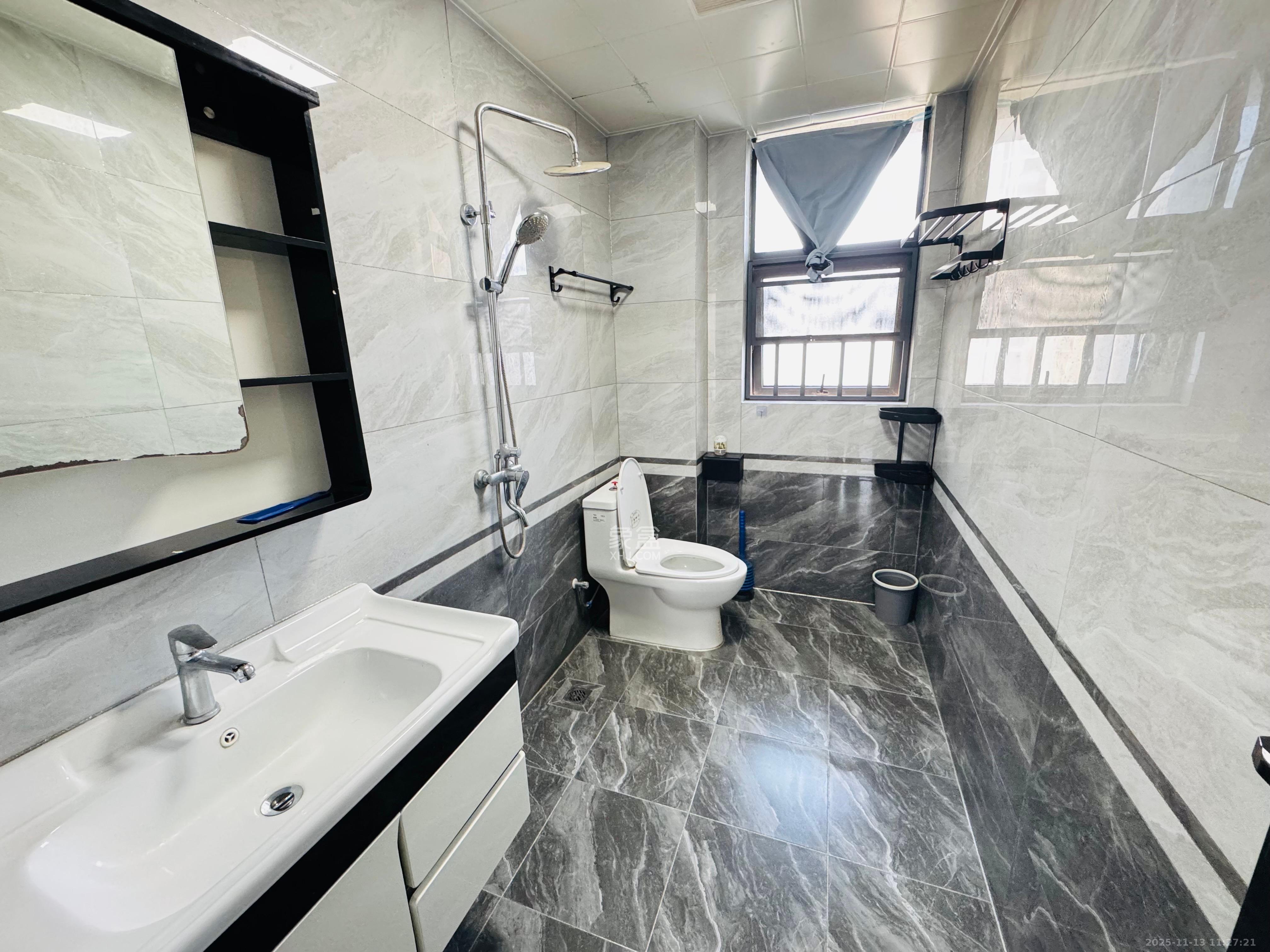 乾城(兴旺乾城) 4室2厅2卫 3600.0元/月 乾城(兴旺乾城) 4室2厅2卫 3600.0元/月室内图