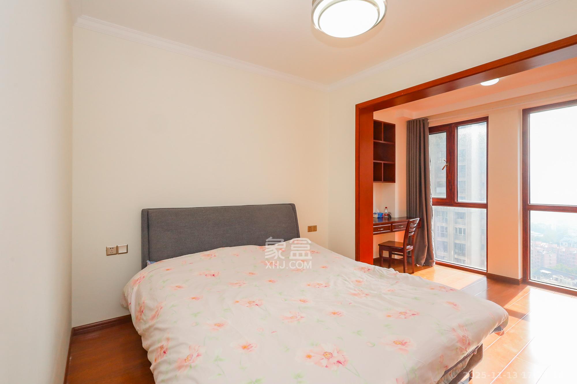 八方小区C区  1室0厅0卫    350.0万卧室