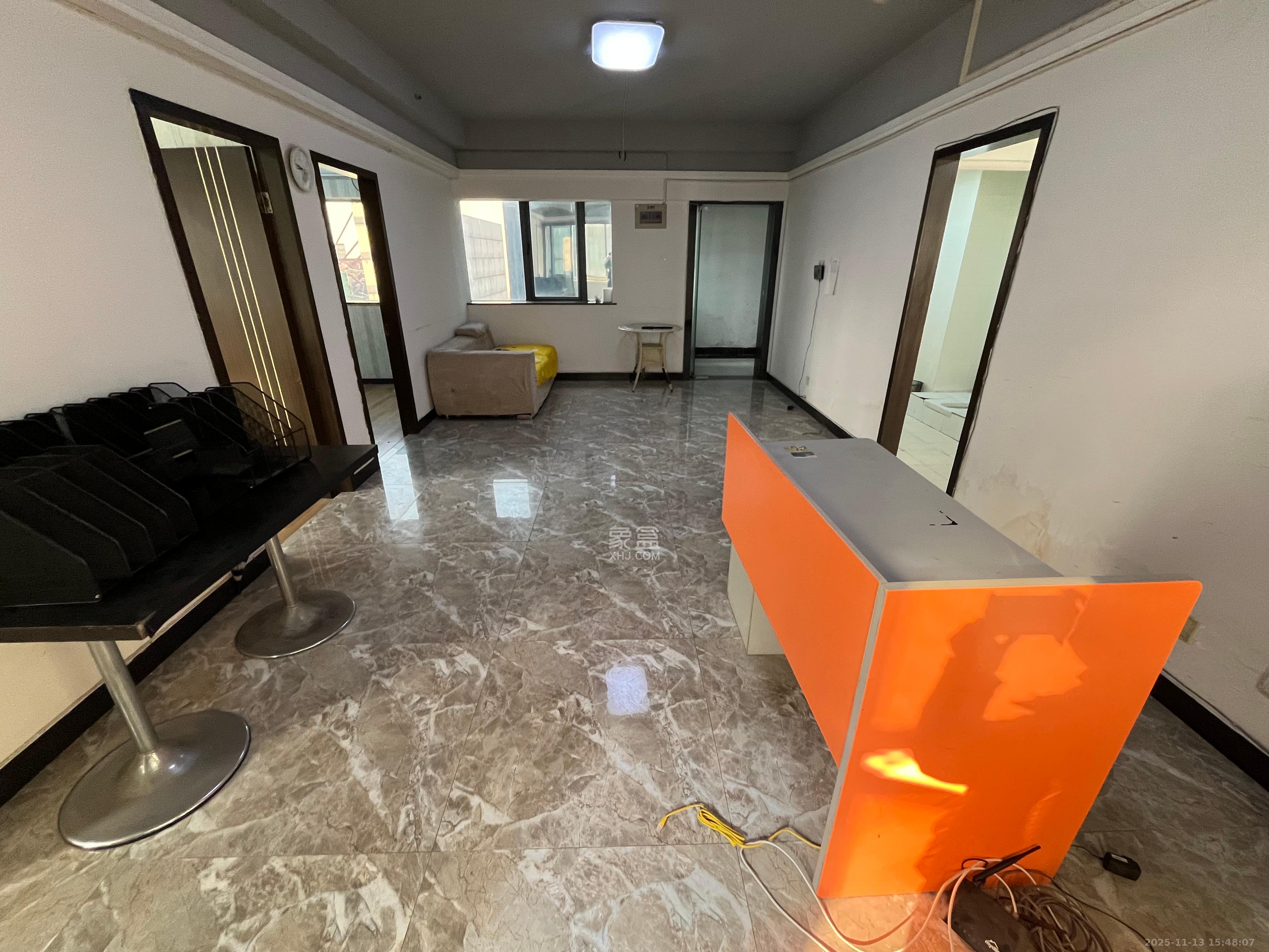 湘域中央 2室1厅1卫 3500.0元/月 湘域中央 2室1厅1卫 3500.0元/月室内图