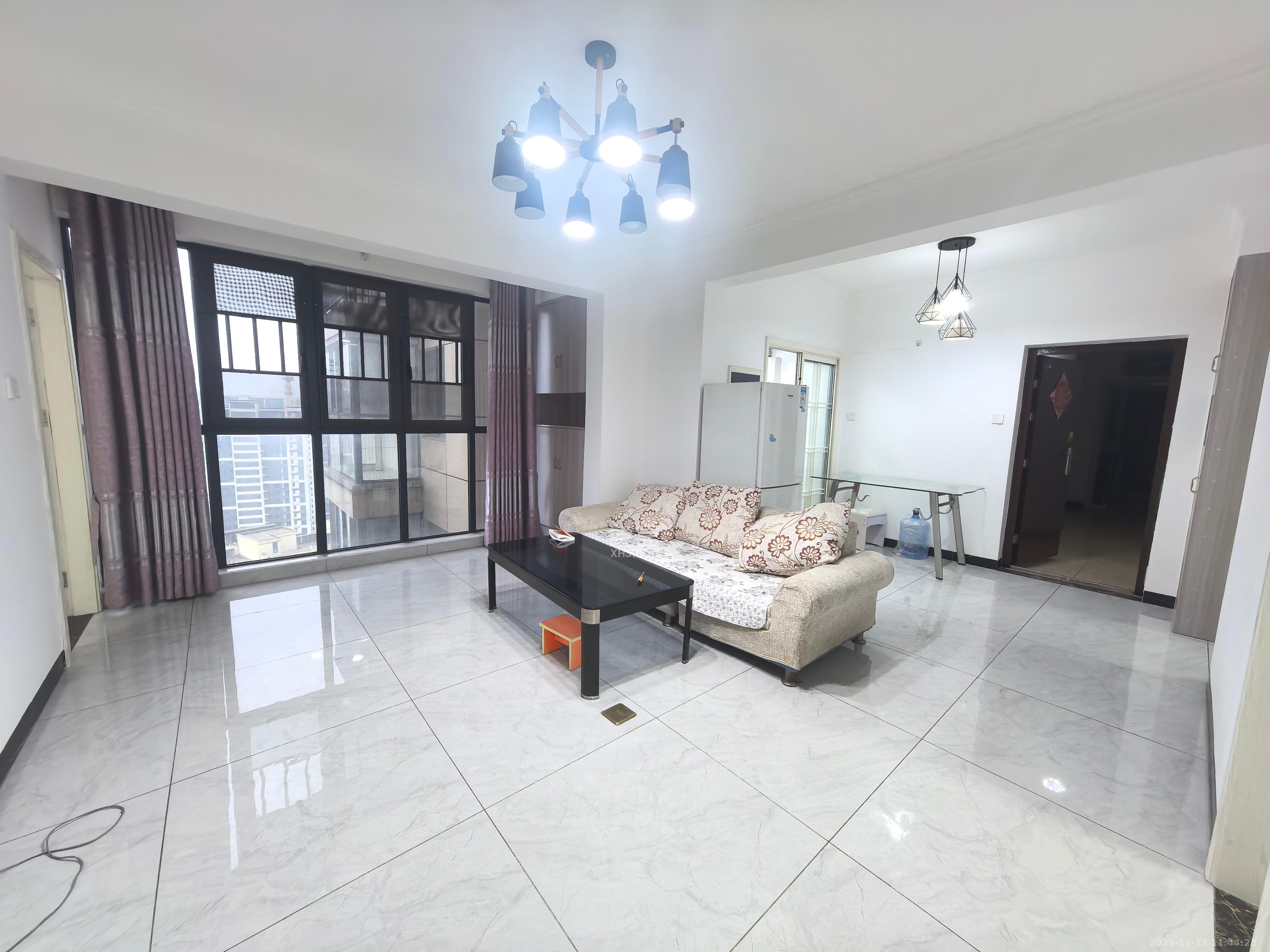 和悦城(蟠龙景苑)  3室2厅1卫    1800.0元/月室内图