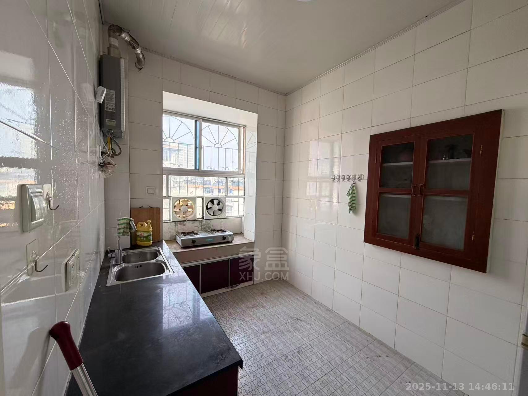 铁路小区 2室1厅1卫 1000.0元/月 铁路小区 2室1厅1卫 1000.0元/月室内图