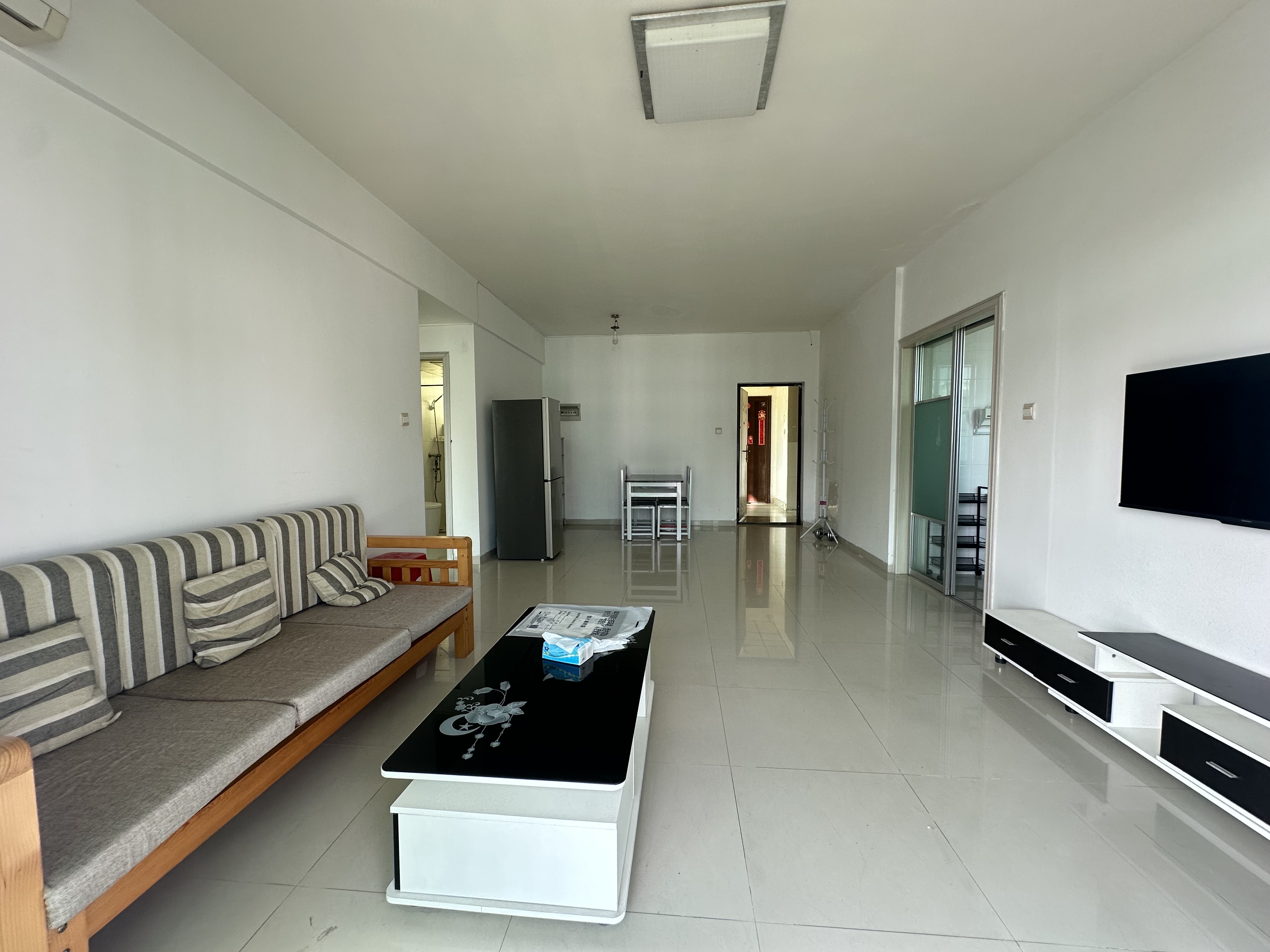 华宝雅苑 2室2厅1卫 2400.0元/月 华宝雅苑 2室2厅1卫 2400.0元/月室内图