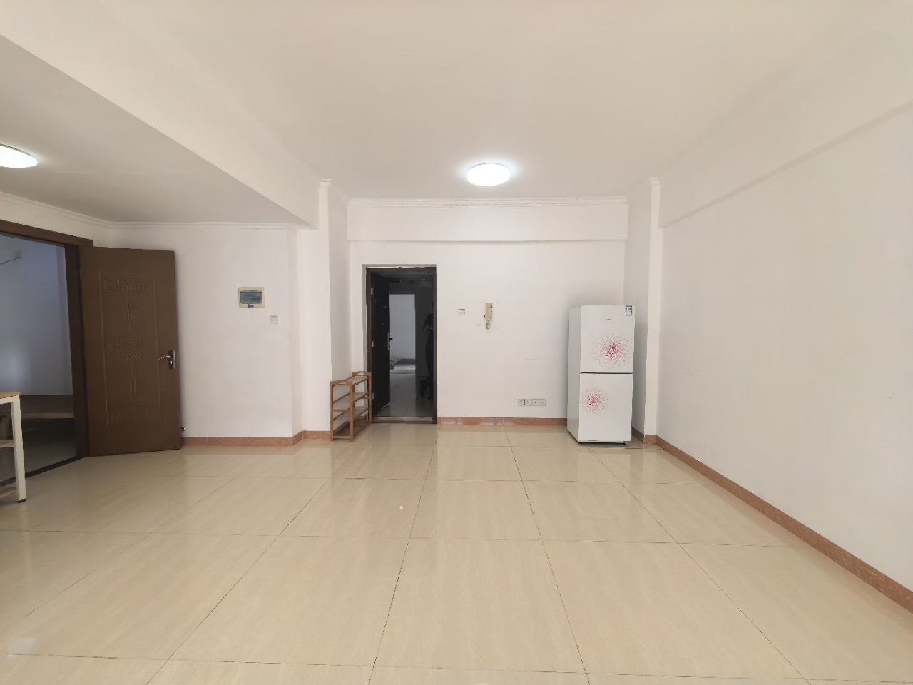 西岭华庭  2室2厅1卫    108.0万客厅