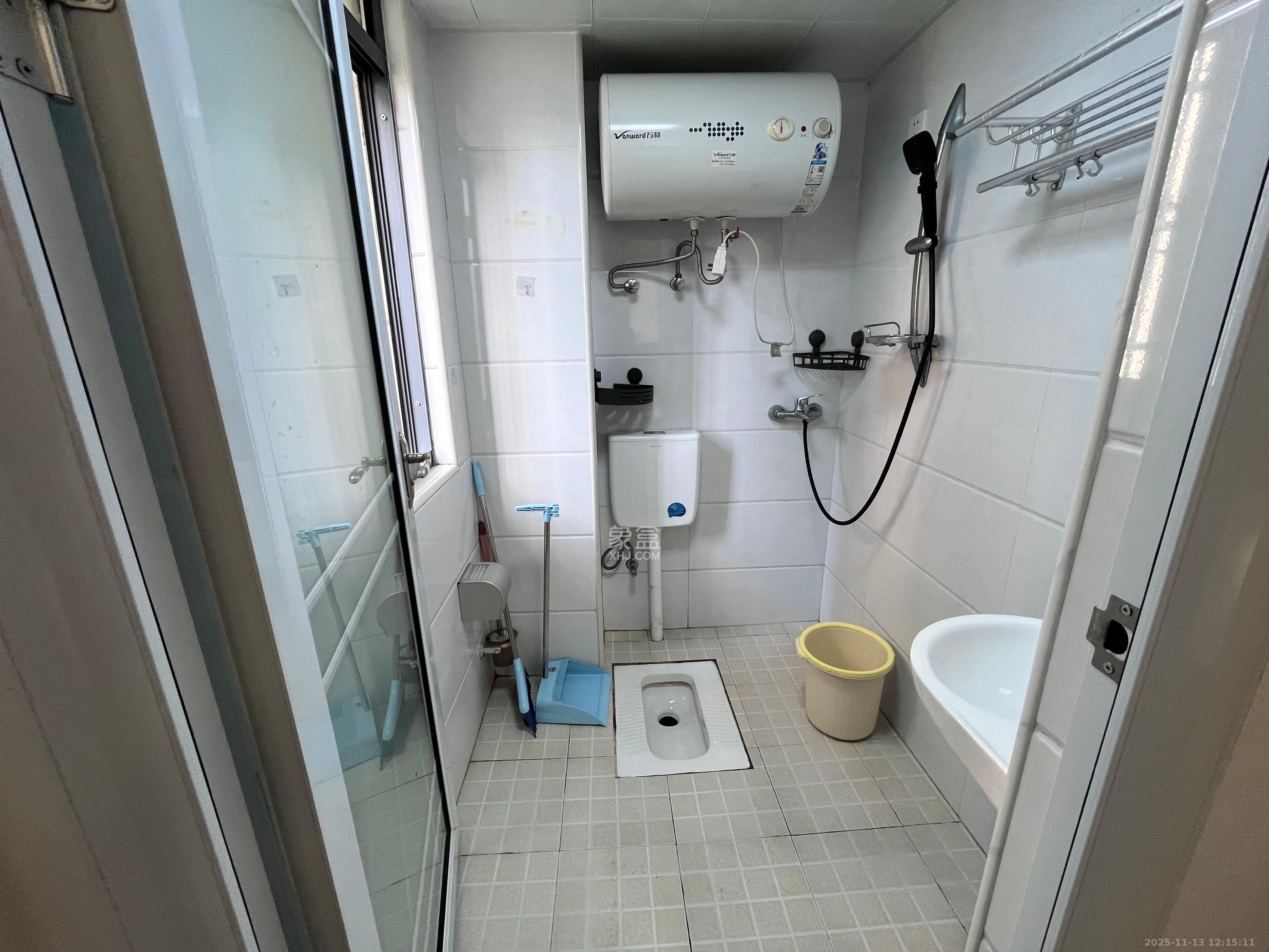 和康园小区  1室1厅1卫    1300.0元/月室内图